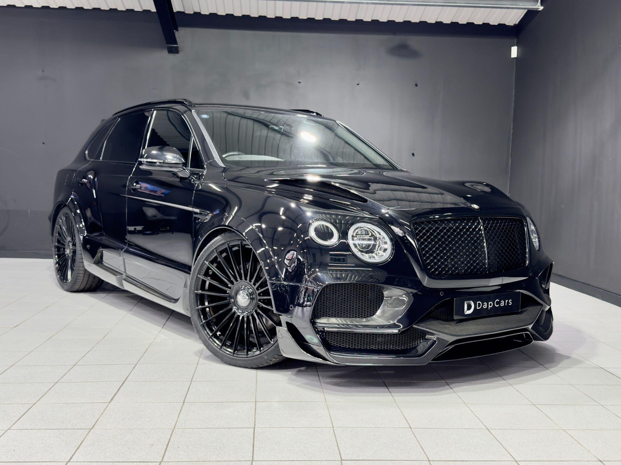 BENTLEY BENTAYGA ESTATE 4.0 V8 5dr Auto for sale UK - Slide 6