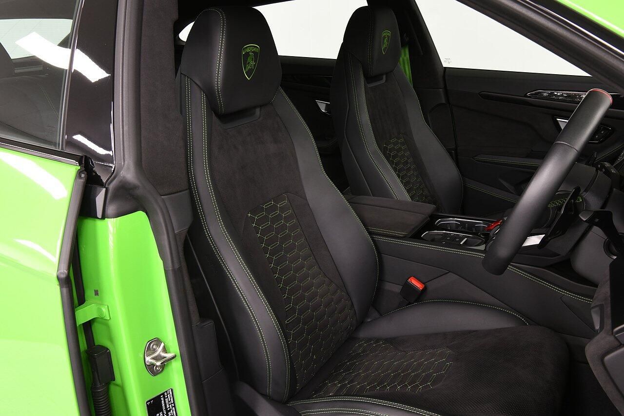 LAMBORGHINI URUS ESTATE 4.0T FSI V8 S 5dr Auto for sale UK - Slide 8