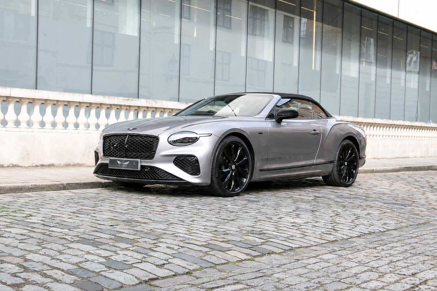BENTLEY CONTINENTAL GTC CONVERTIBLE 4.0 V8 Hybrid Black Edition 2dr Auto for sale UK - Slide 3