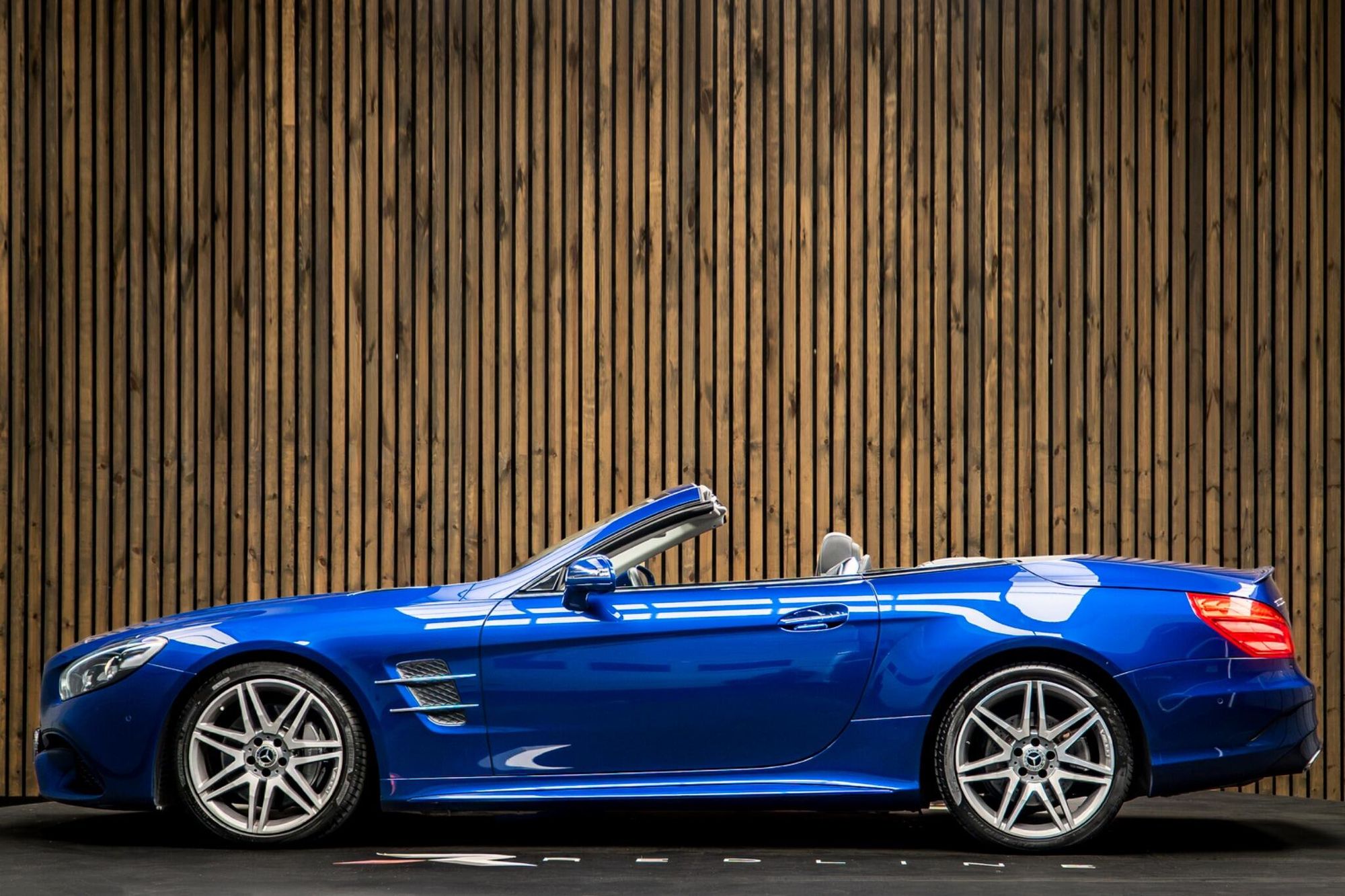MERCEDES-BENZ SL CLASS CONVERTIBLE SL 500 AMG Line Premium 2dr 9G-Tronic for sale UK - Slide 7