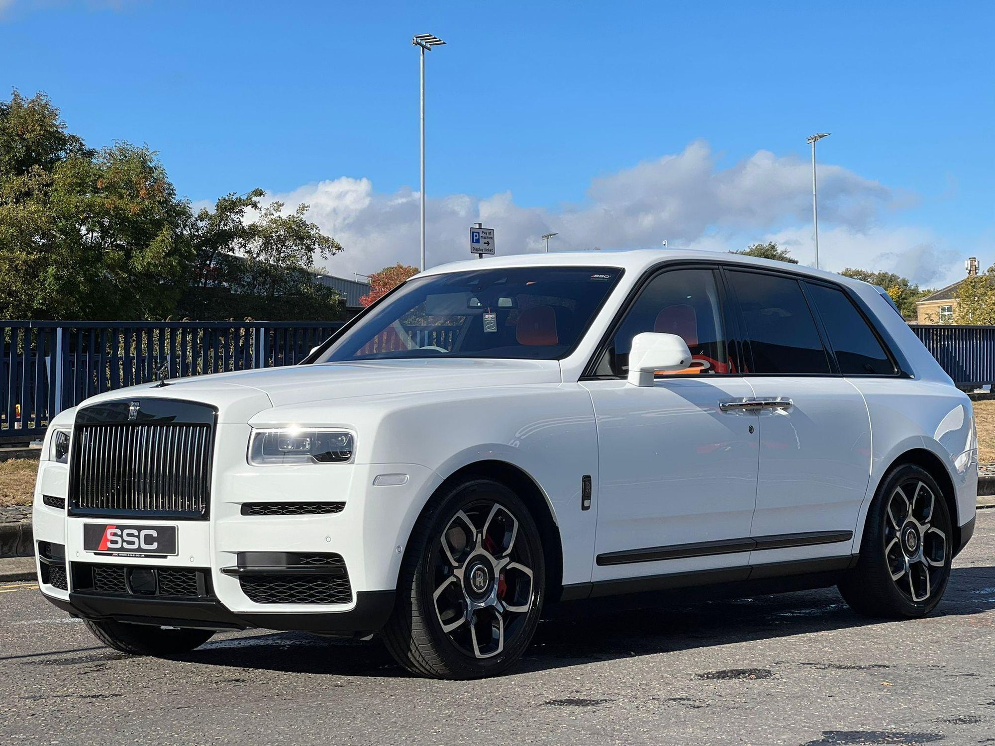 ROLLS-ROYCE CULLINAN ESTATE Black Badge 5dr Auto for sale UK - Slide 8