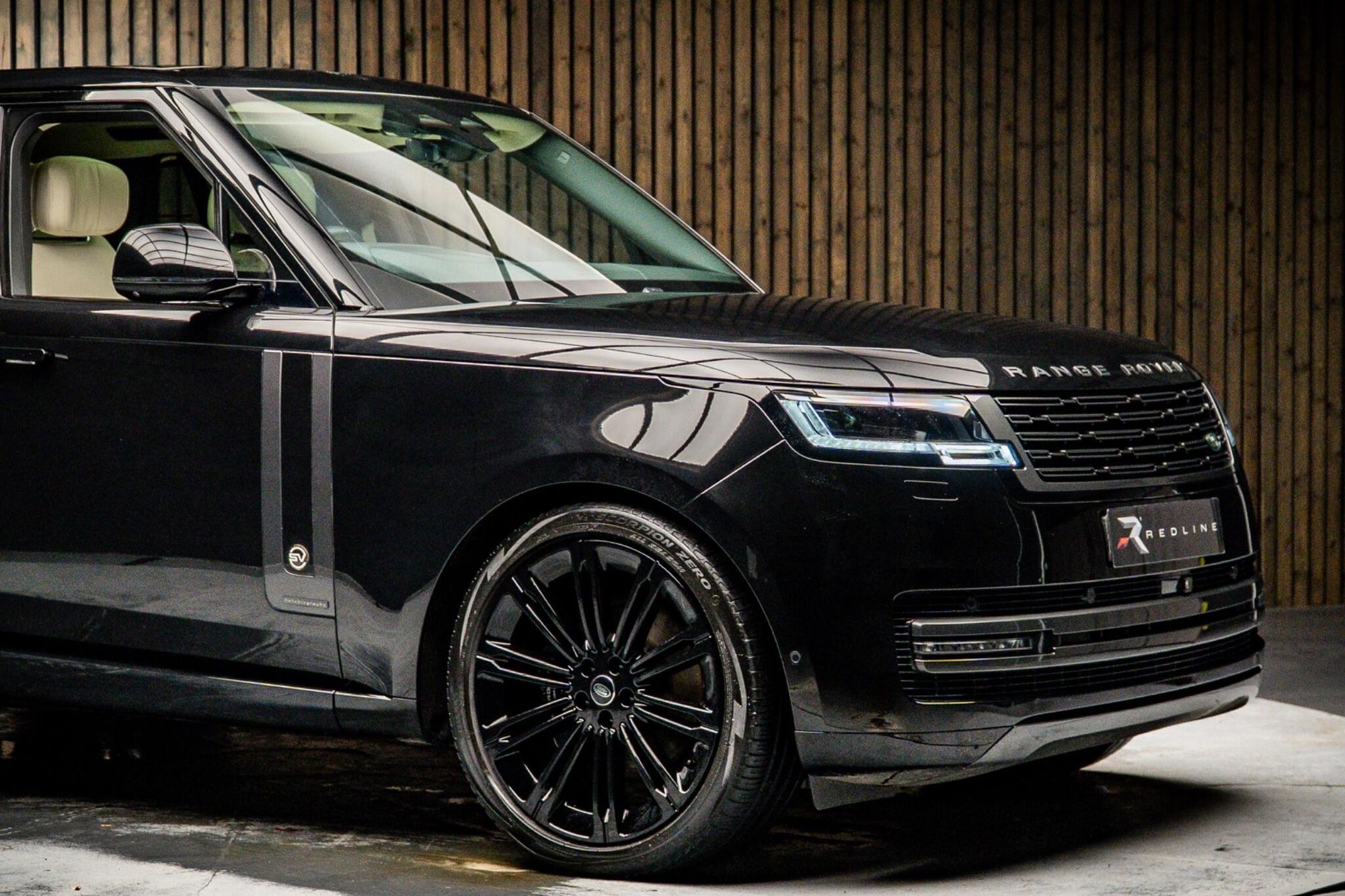 LAND ROVER RANGE ROVER DIESEL ESTATE 3.0 D350 Autobiography 4dr Auto for sale UK - Slide 10