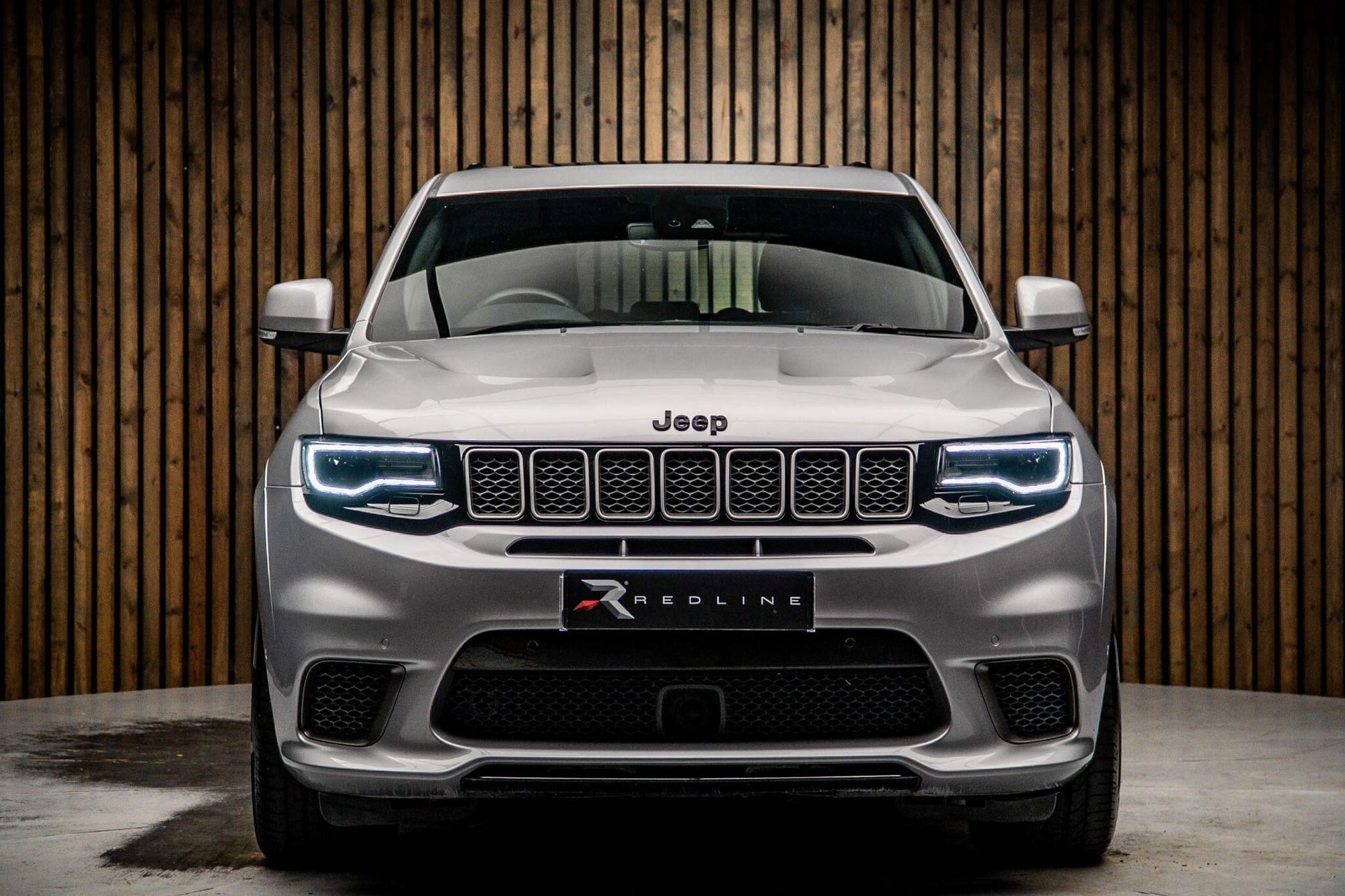 JEEP GRAND CHEROKEE SW SPECIAL EDITION 6.2 V8 HEMI Supercharged Trackhawk 5dr Auto for sale UK - Slide 5