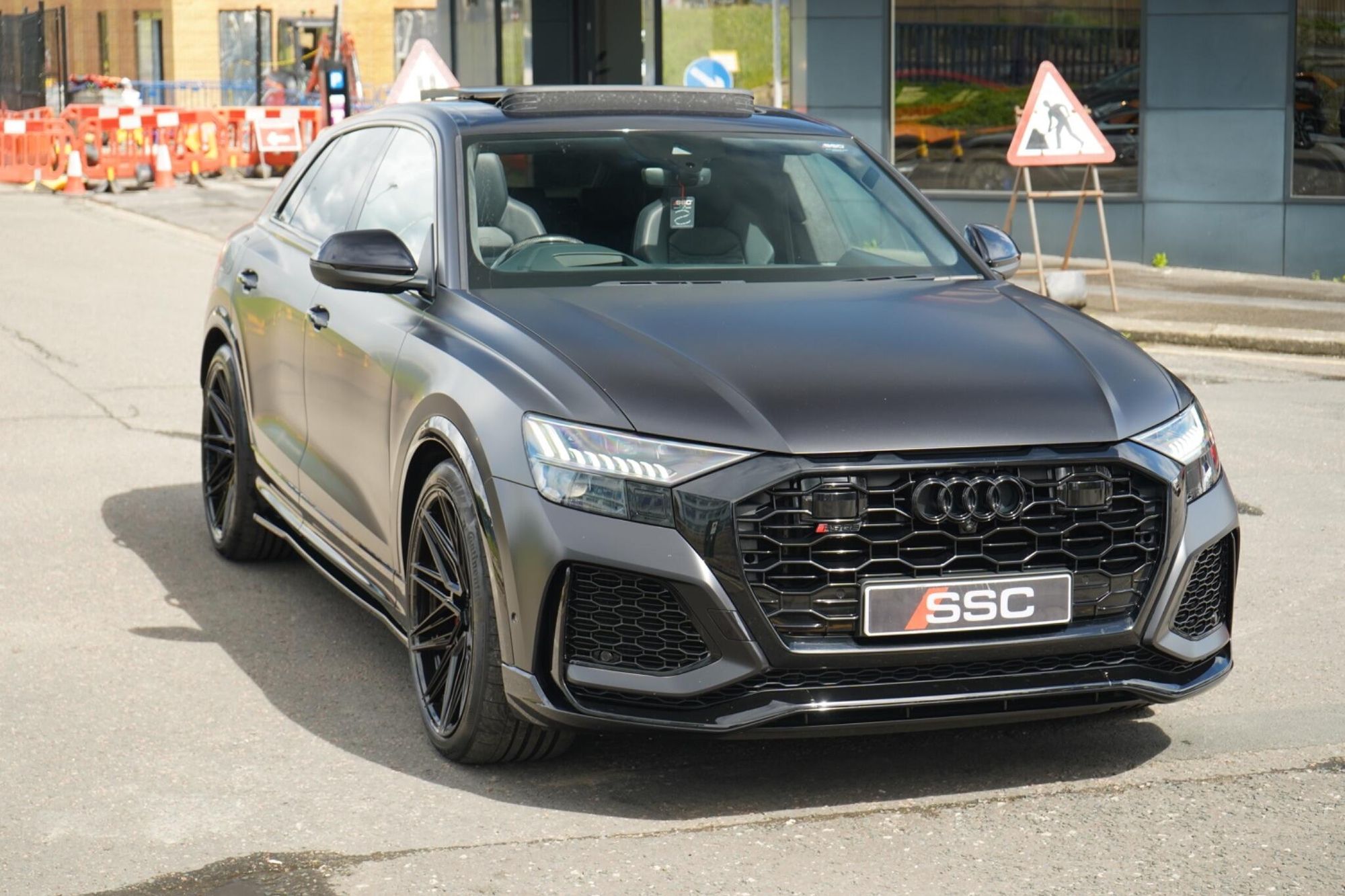 AUDI Q8 ESTATE SQ8 TFSI Quattro Vorsprung 5dr Tiptronic for sale UK - Slide 5