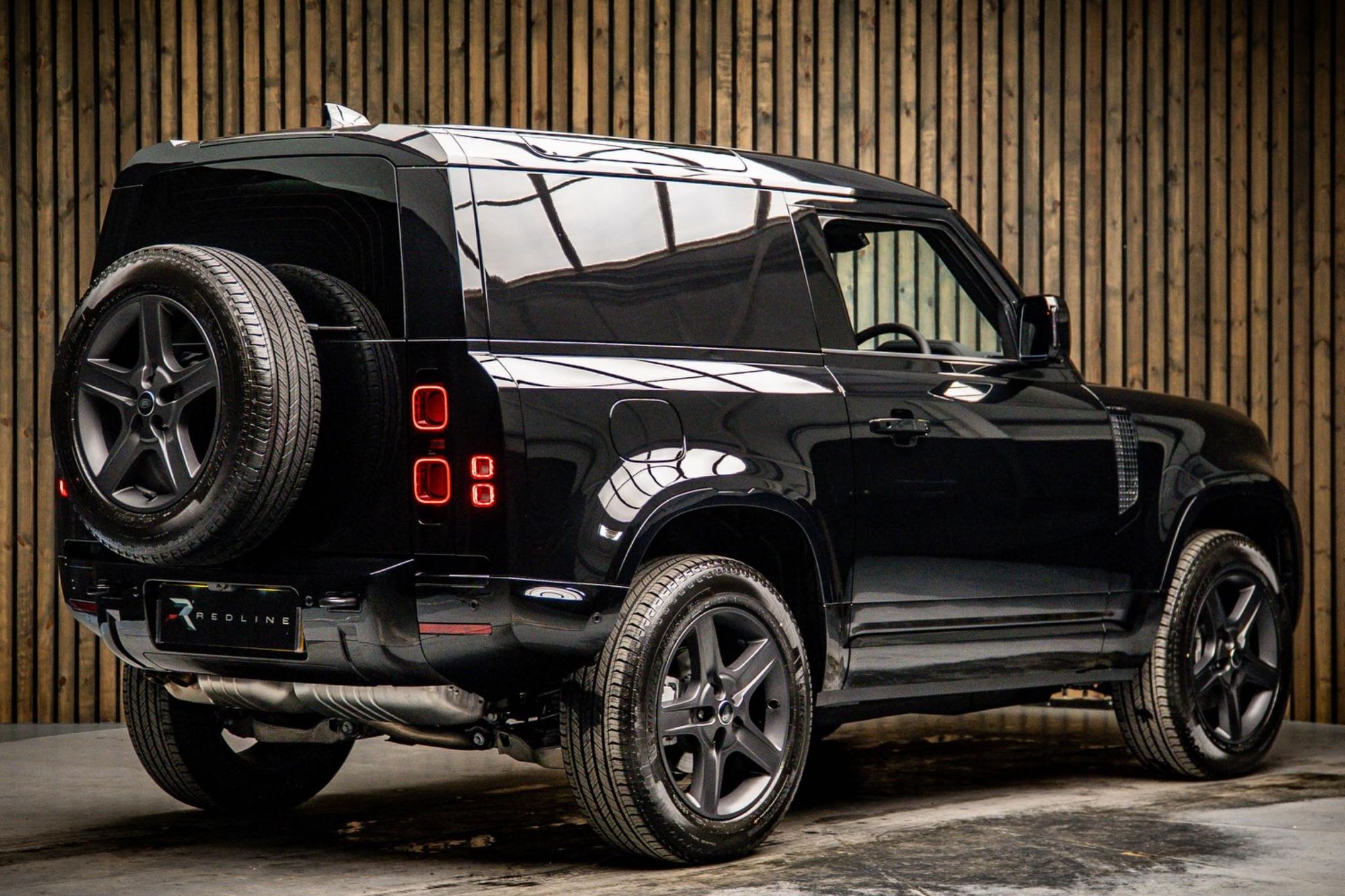 LAND ROVER DEFENDER 90 DIESEL 3.0 D250 Hard Top X-Dynamic SE Auto for sale UK - Slide 4