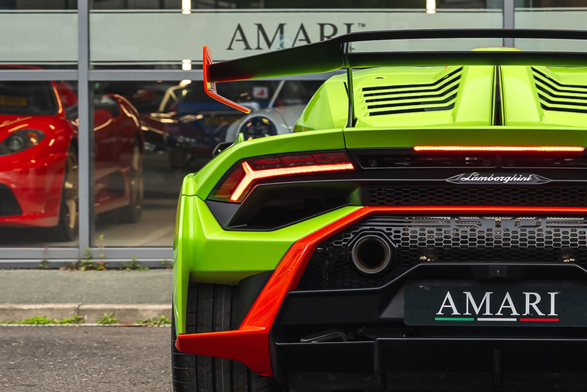 LAMBORGHINI HURACAN EVO COUPE 5.2 V10 640 STO 2dr Auto for sale UK - Slide 9