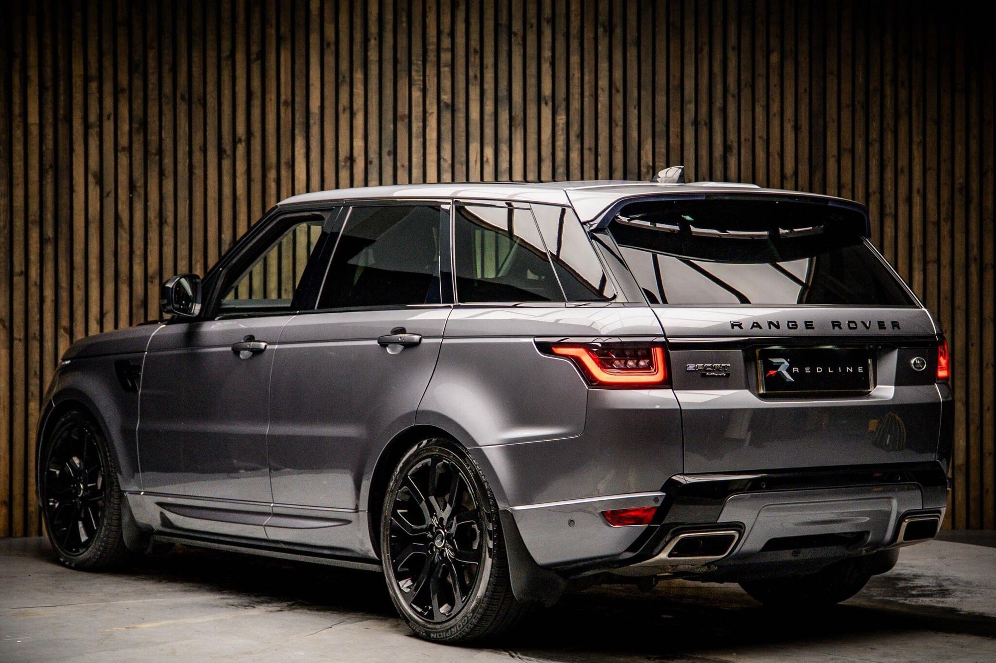 LAND ROVER RANGE ROVER SPORT DIESEL ESTATE 3.0 D300 Autobiography Dynamic 5dr Auto for sale UK - Slide 3