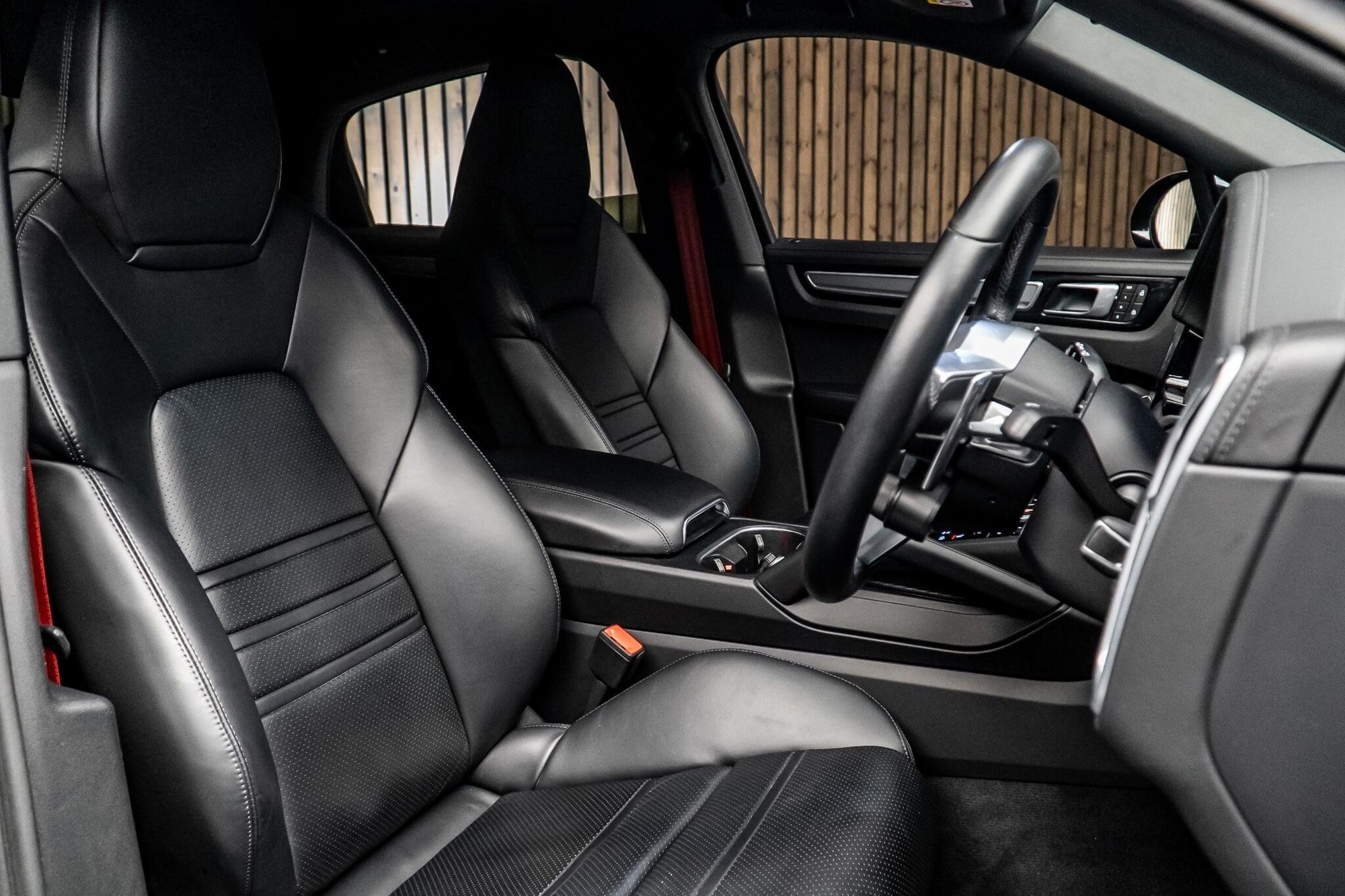 PORSCHE CAYENNE COUPE SPECIAL EDITIONS E-Hybrid Platinum Edition 5dr Tiptronic S for sale UK - Slide 2