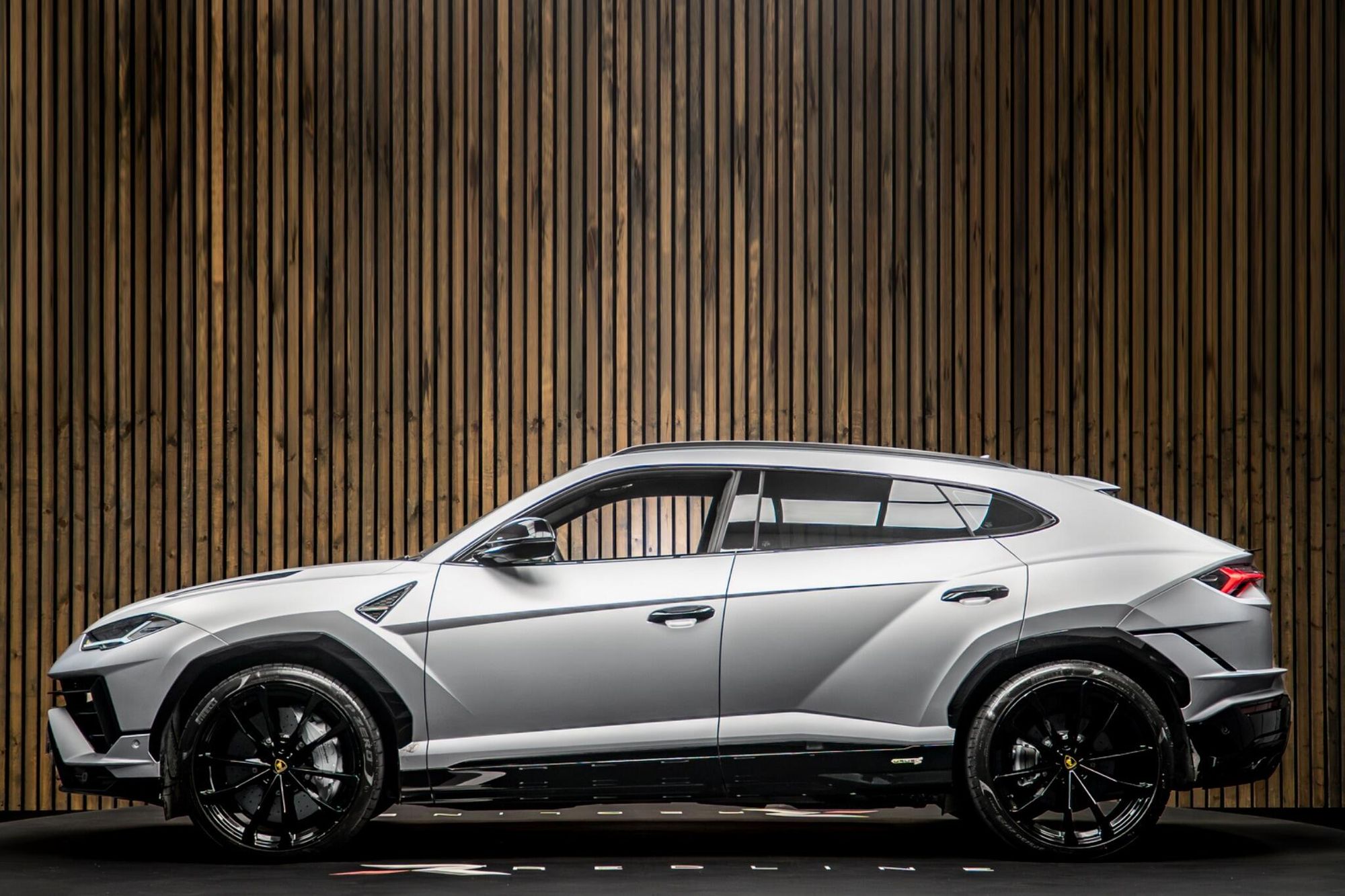 LAMBORGHINI URUS ESTATE 4.0T FSI V8 S 5dr Auto for sale UK - Slide 7