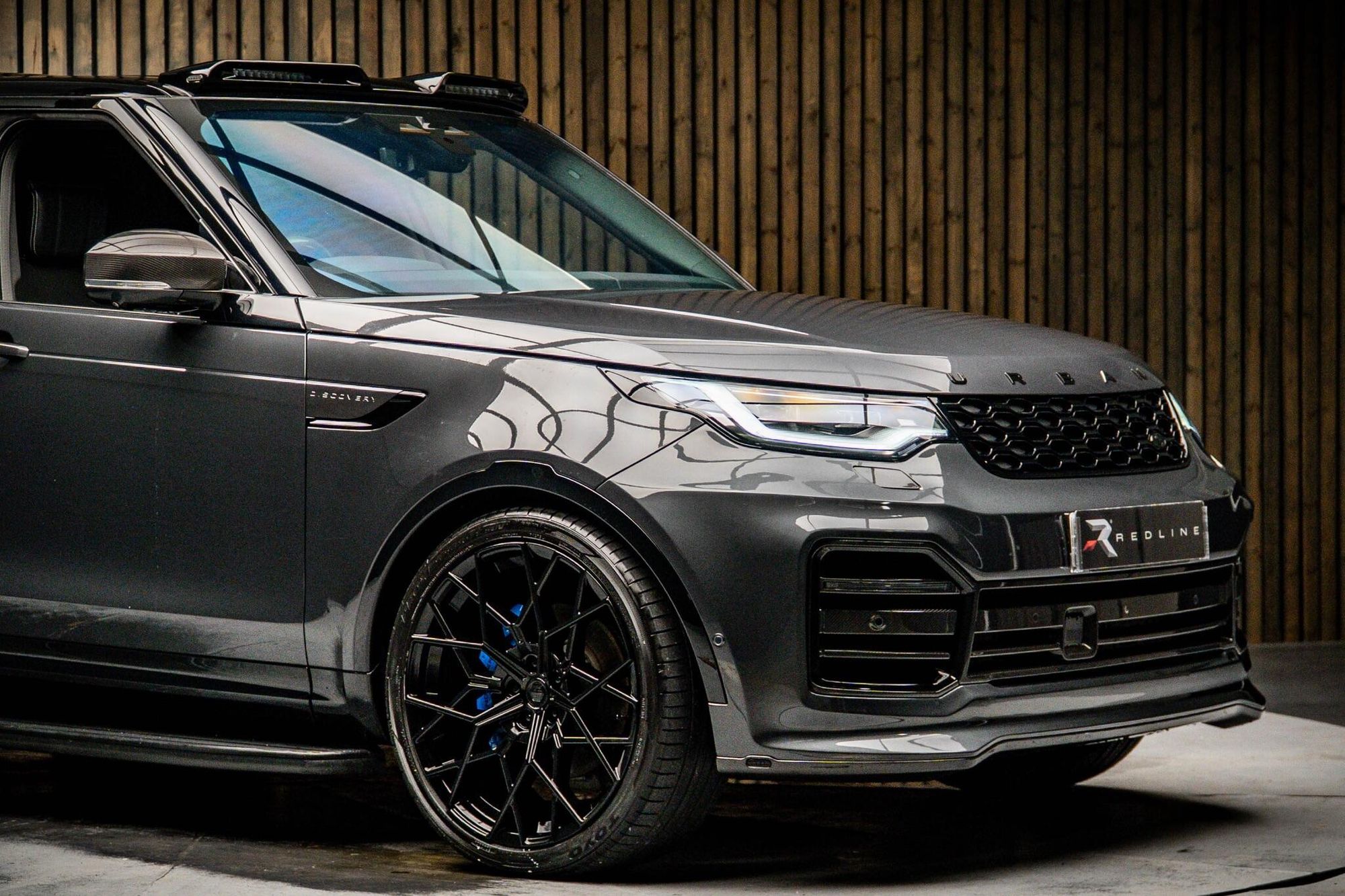 LAND ROVER DISCOVERY DIESEL SW 3.0 D300 Dynamic HSE 5dr Auto for sale UK - Slide 10