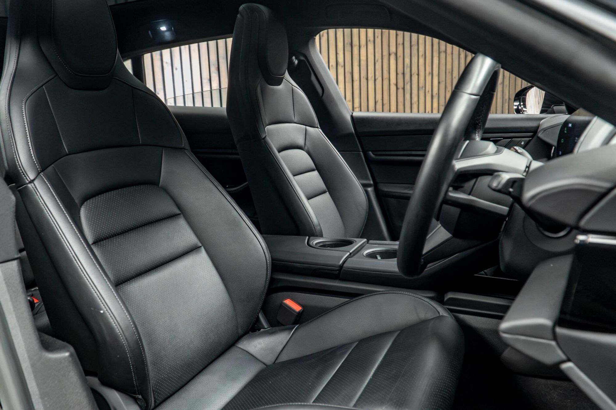 PORSCHE TAYCAN CROSS TURISMO 420kW 4S 93kWh 5dr Auto for sale UK - Slide 2