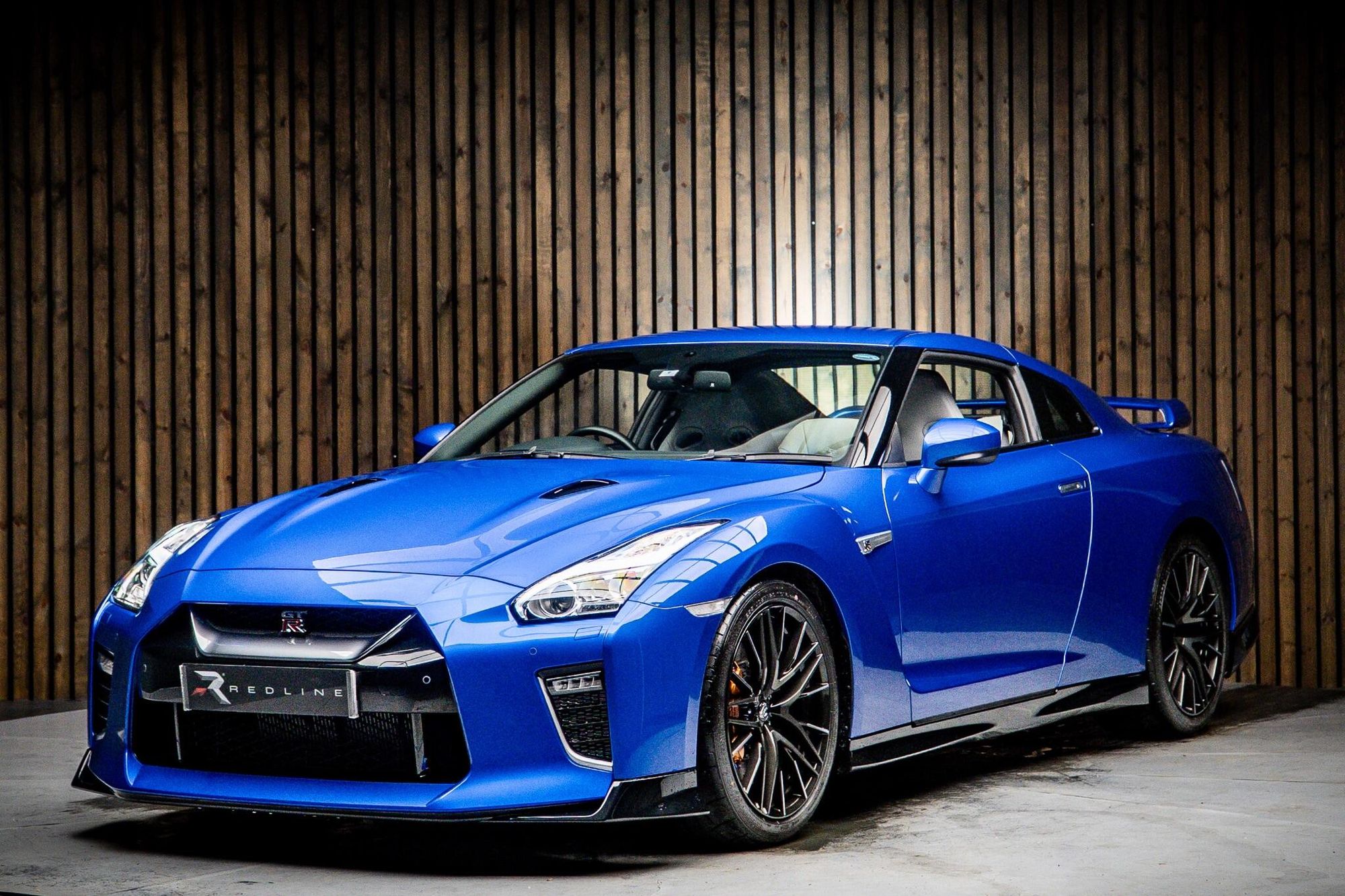 NISSAN GT-R COUPE 3.8 Prestige 2dr Auto for sale UK - Slide 8