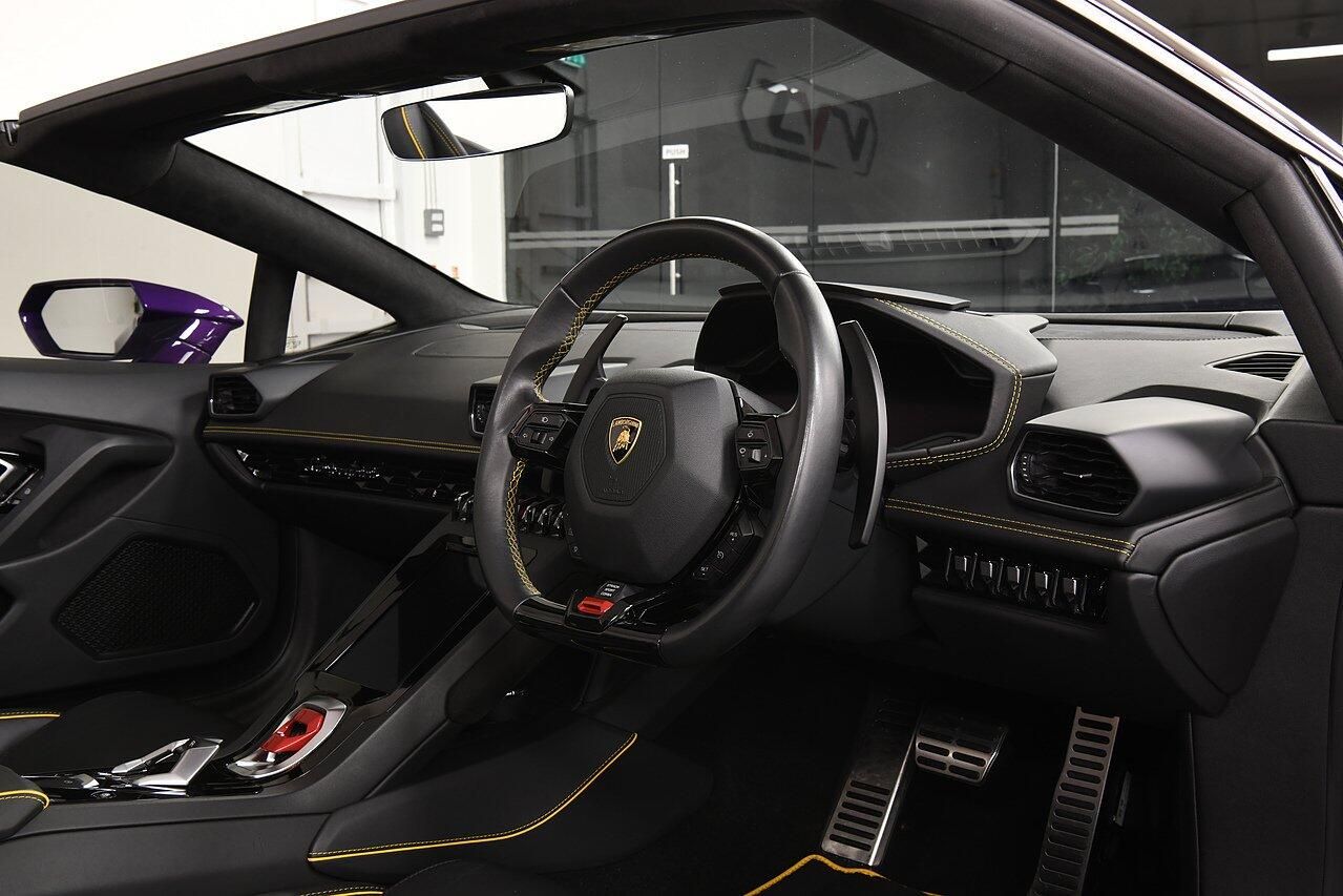 LAMBORGHINI HURACAN SPYDER LP 640-4 Performante 2dr LDF for sale UK - Slide 4