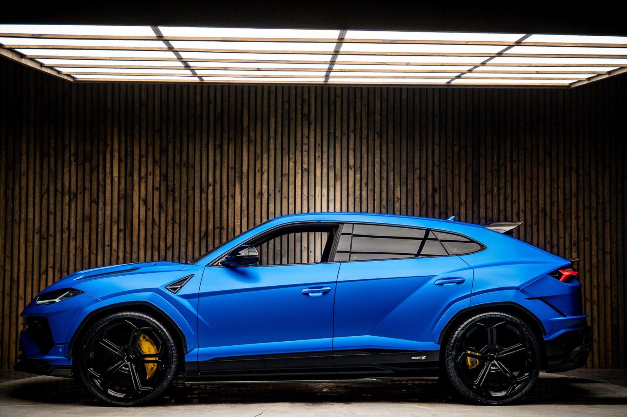 LAMBORGHINI URUS ESTATE 4.0T FSI V8 S 5dr Auto for sale UK - Slide 7