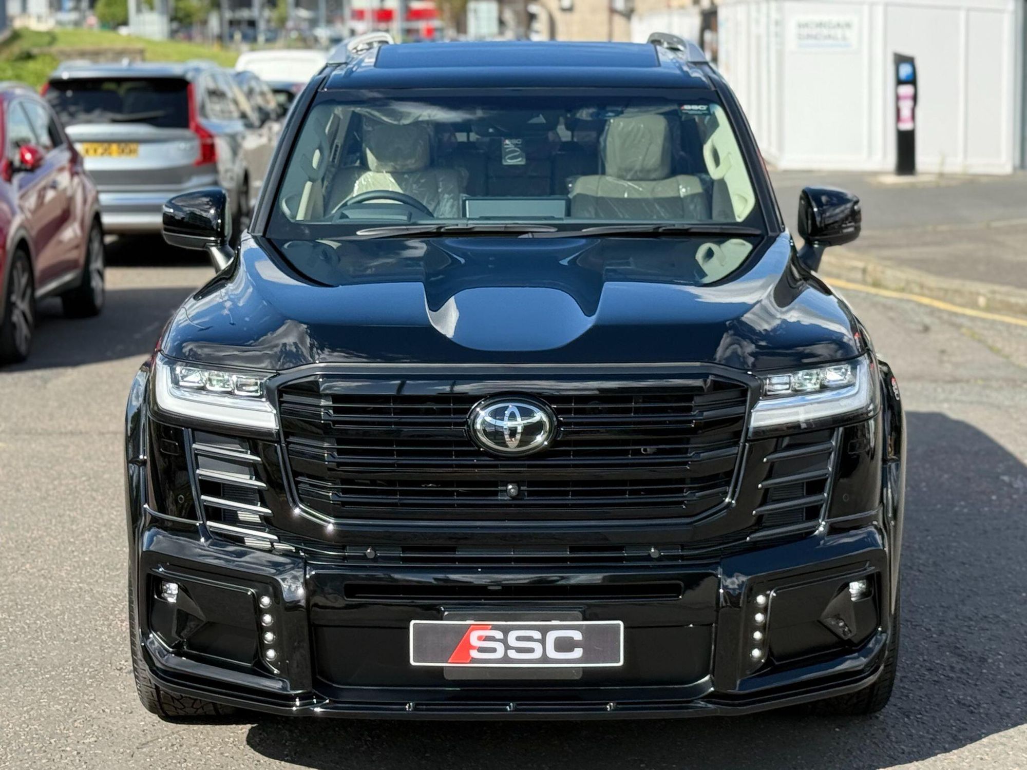 TOYOTA LAND CRUISER SW 4.0 V6 VVTi Invincible 5dr Auto for sale UK - Slide 7