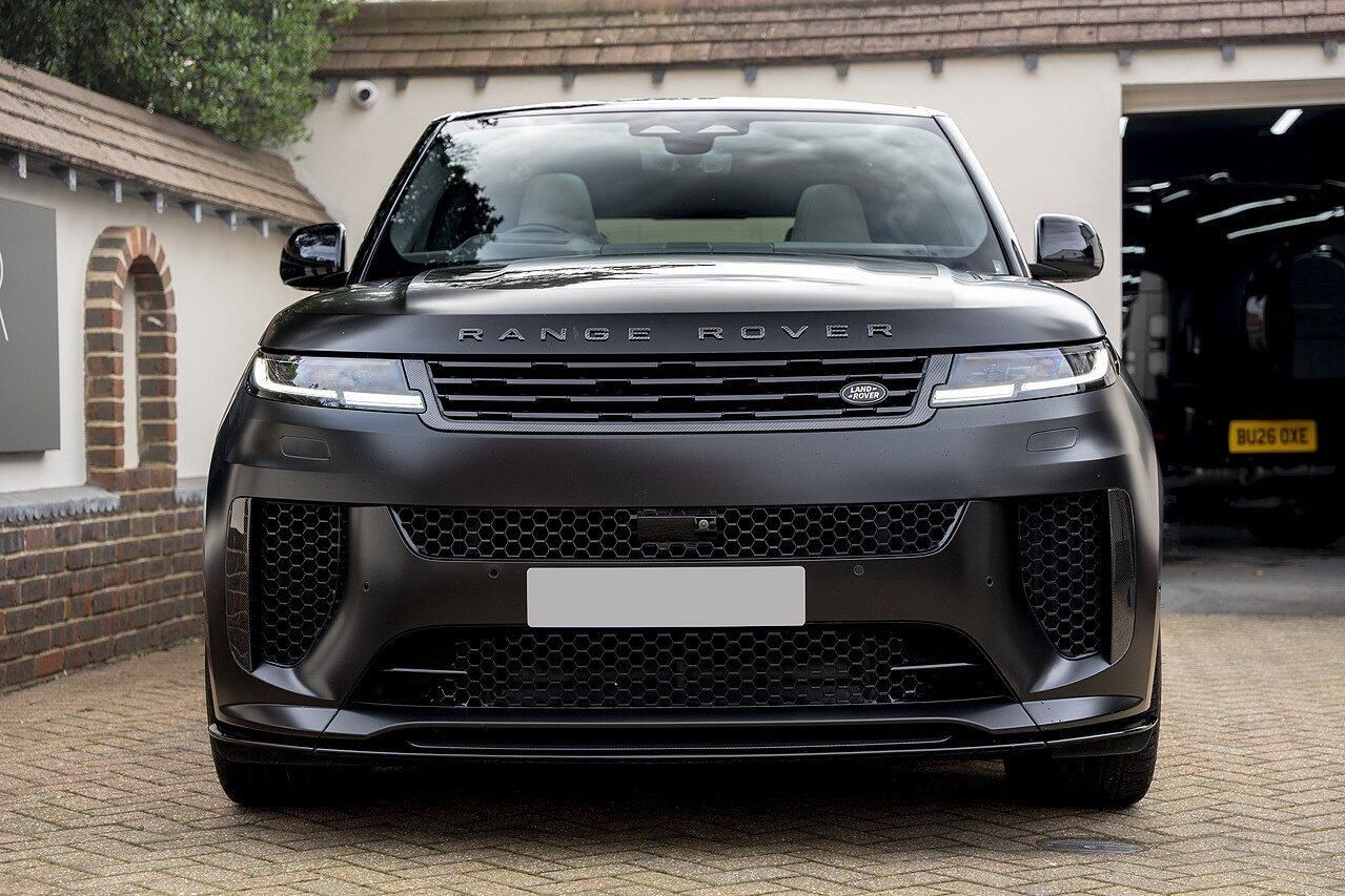LAND ROVER RANGE ROVER SPORT ESTATE SPECIAL EDITIONS 4.4 P635 V8 SV Edition One 5dr Auto [Gloss] for sale UK - Slide 2