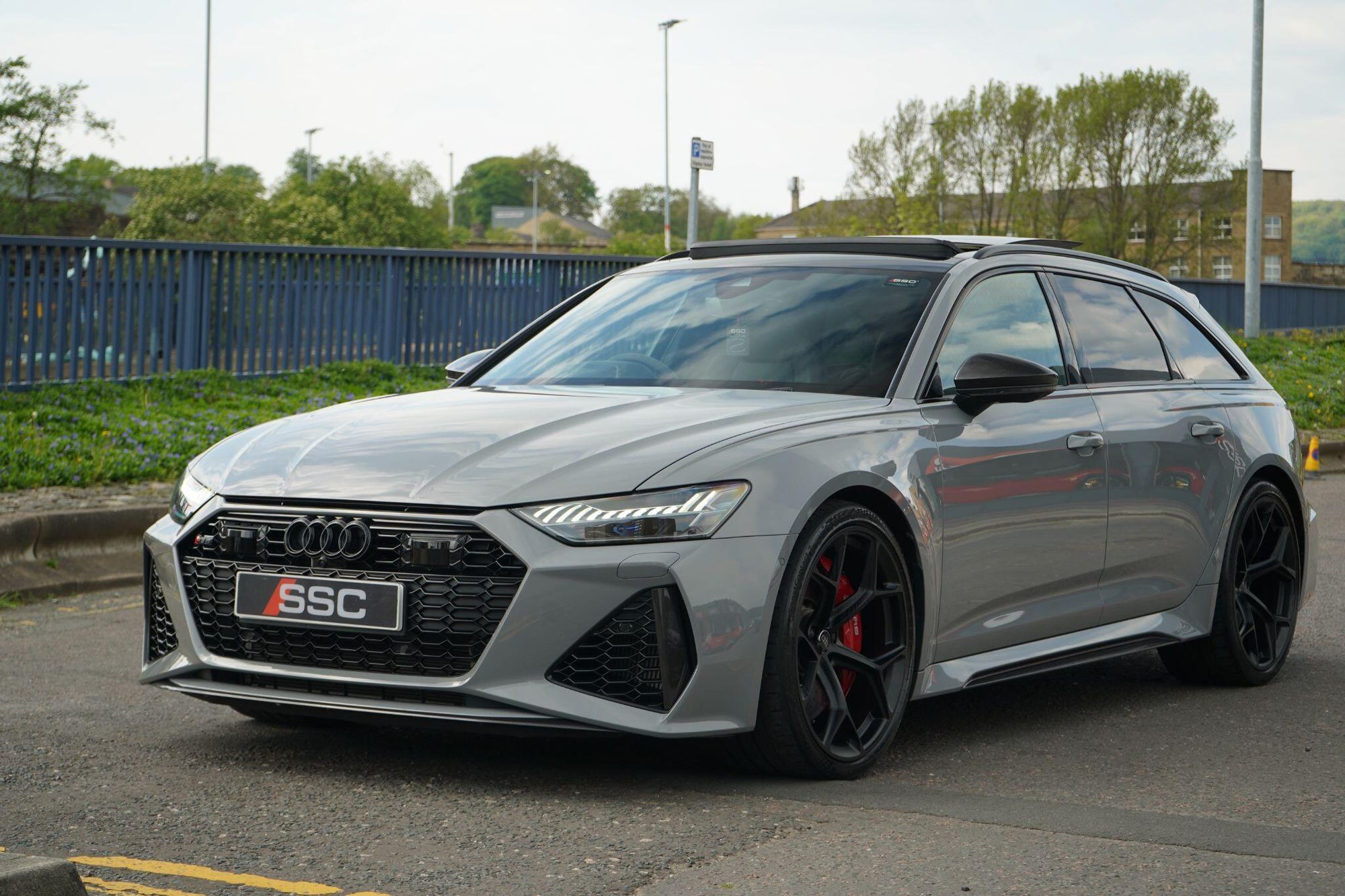 AUDI RS6 RS 6 AVANT RS 6 TFSI Quattro Performance 5dr Tiptronic for sale UK - Slide 7