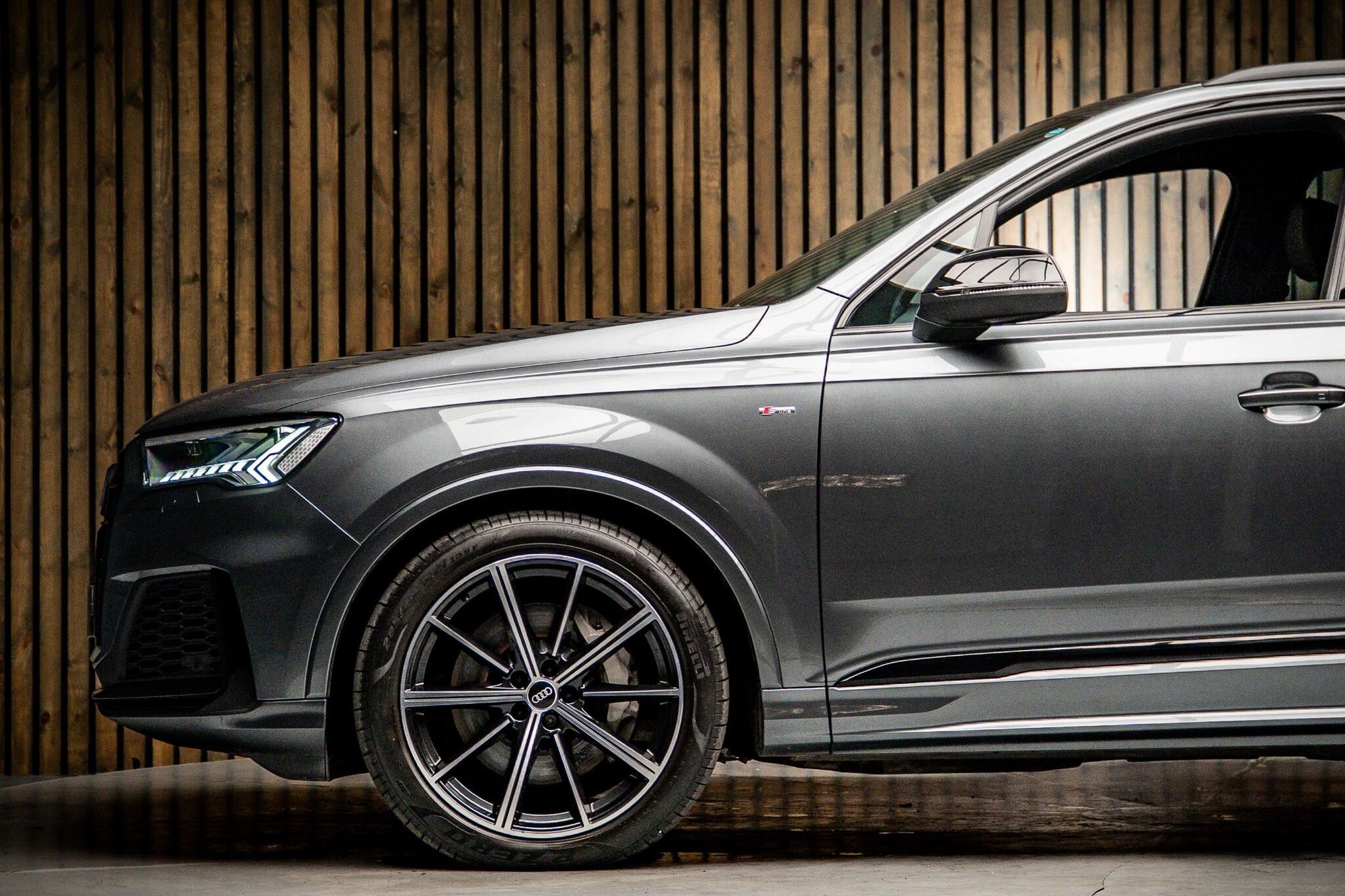 AUDI Q7 ESTATE 55 TFSI Quattro Black Edition 5dr Tiptronic for sale UK - Slide 9