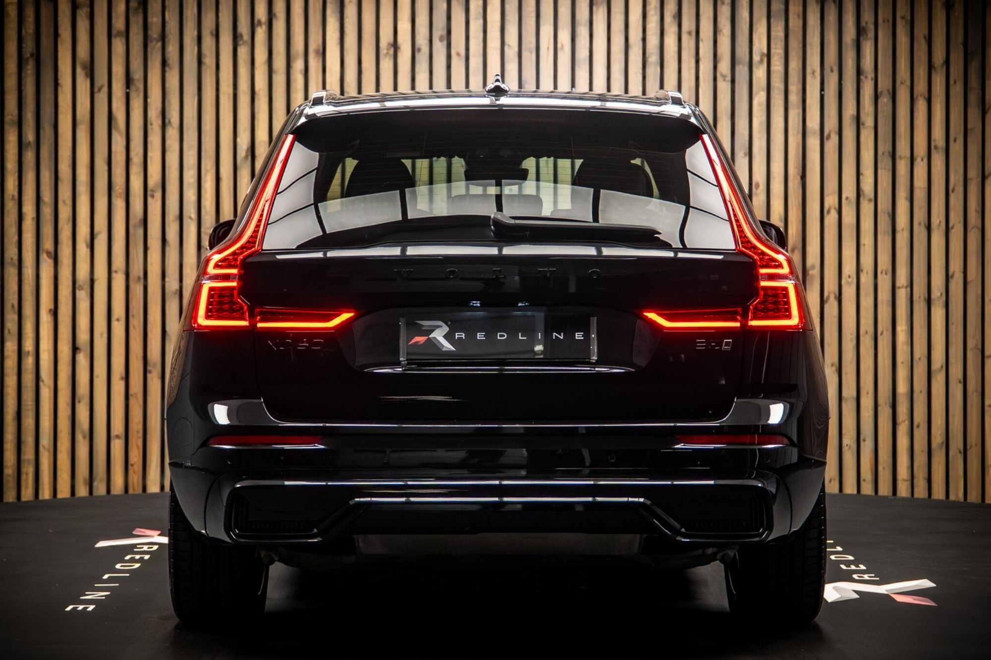 VOLVO XC60 ESTATE 2.0 B5P Ultimate Black Edition 5dr AWD Geartronic for sale UK - Slide 6