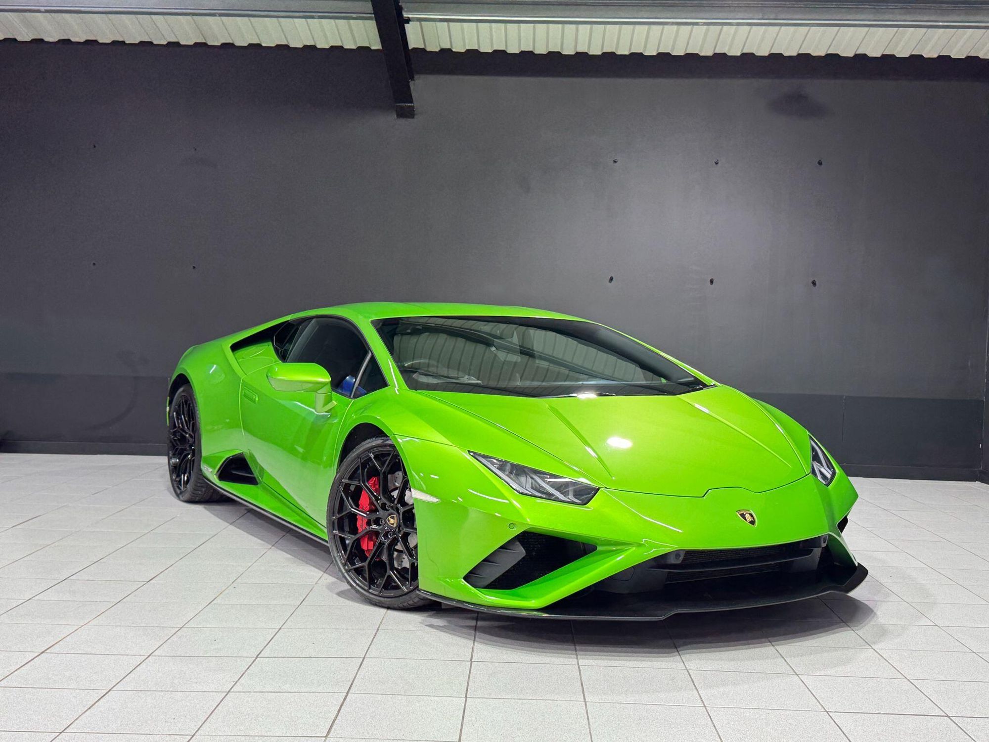 LAMBORGHINI HURACAN COUPE LP 610-4 2dr LDF for sale UK - Slide 2