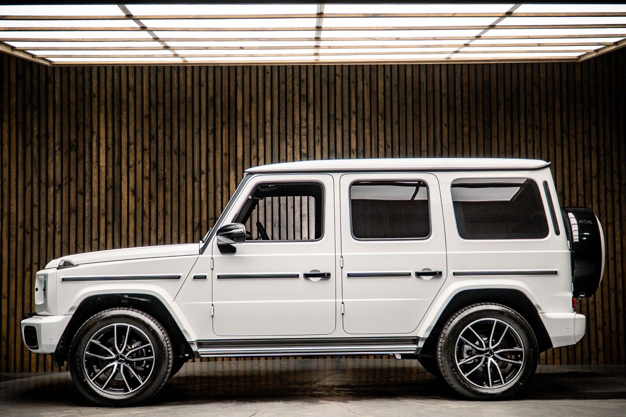 MERCEDES-BENZ G CLASS DIESEL STATION WAGON G450d AMG Line Premium Plus 5dr 9G-Tronic for sale UK - Slide 7