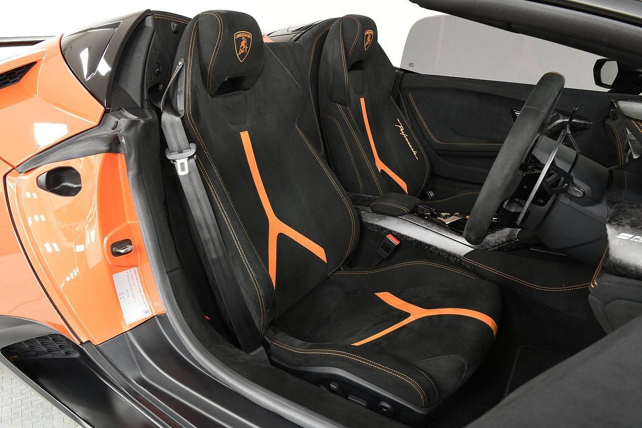 LAMBORGHINI HURACAN SPYDER LP 640-4 Performante 2dr LDF for sale UK - Slide 7