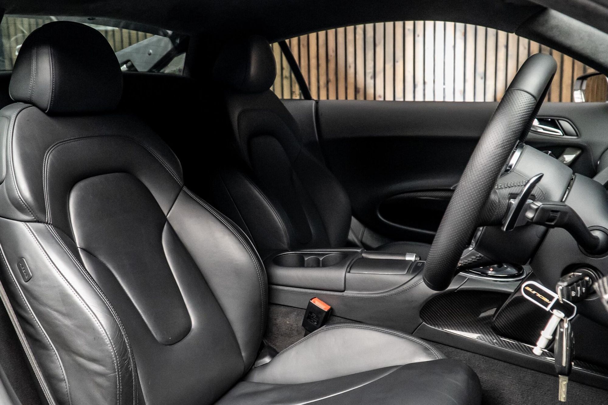 AUDI R8 COUPE 5.2 FSI [550] V10 Plus Quattro 2dr S Tronic for sale UK - Slide 2