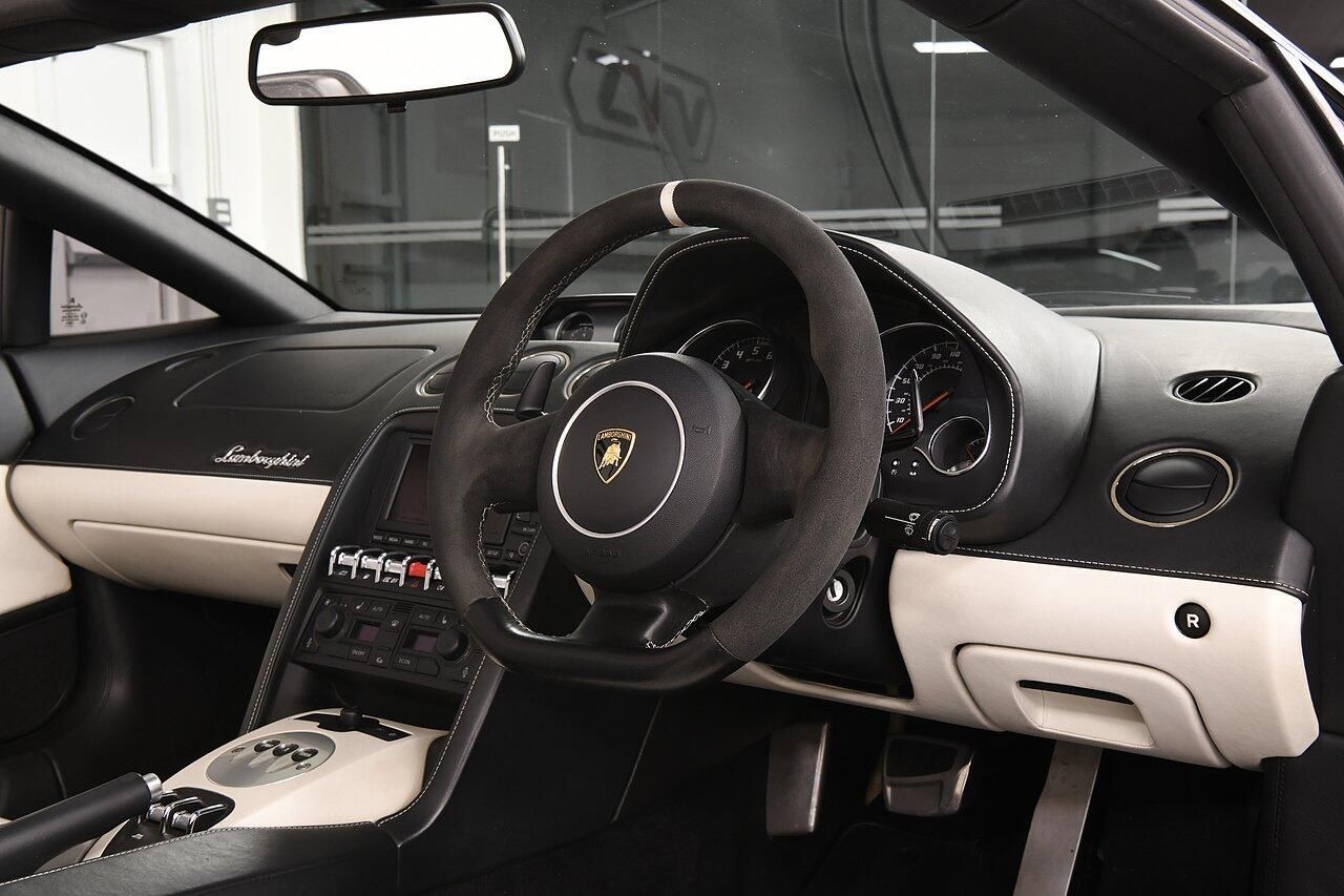 LAMBORGHINI GALLARDO SPYDER LP 560-4 2dr for sale UK - Slide 5