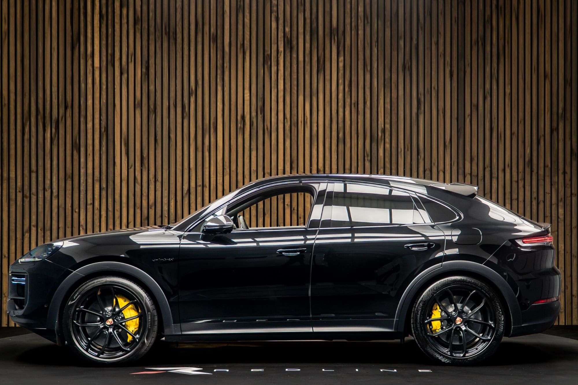 PORSCHE CAYENNE COUPE Turbo E-Hybrid 5dr Tiptronic S [GT Package] for sale UK - Slide 7