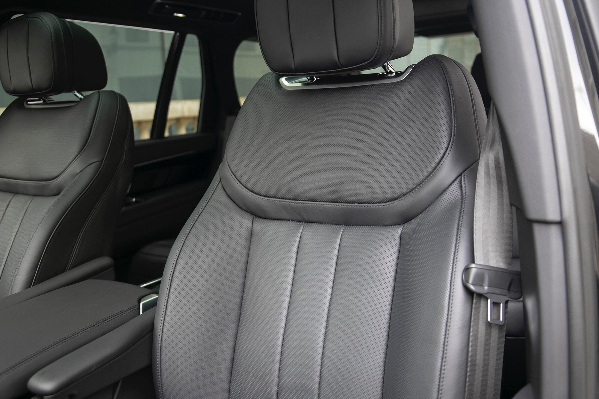 LAND ROVER RANGE ROVER ESTATE 4.4 P530 V8 Autobiography LWB 4dr Auto for sale UK - Slide 6