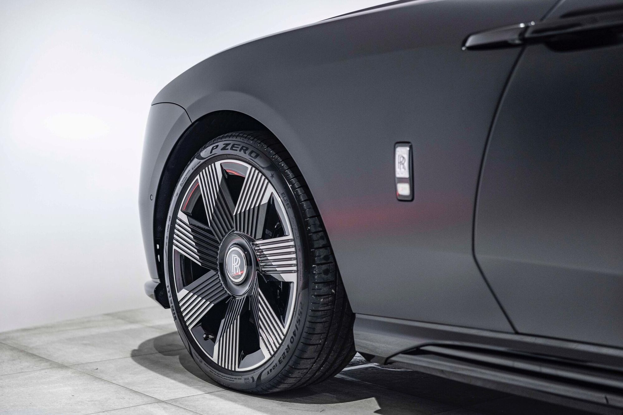 ROLLS-ROYCE SPECTRE COUPE 430kW 102kWh 2dr Auto for sale UK - Slide 4