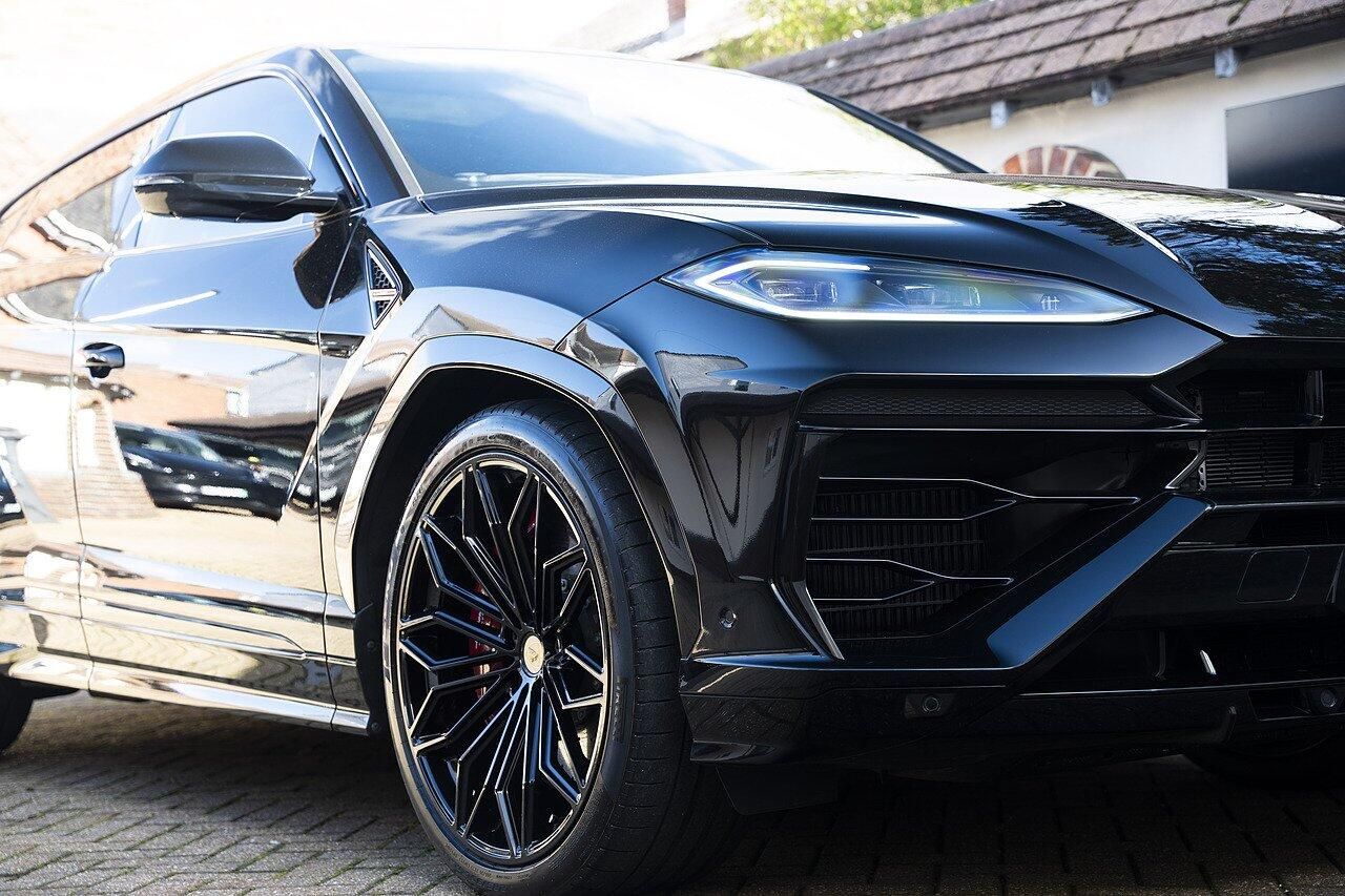 LAMBORGHINI URUS ESTATE 4.0T 25.9kWh Plug-in Hybrid FSI V8 5dr Auto for sale UK - Slide 7