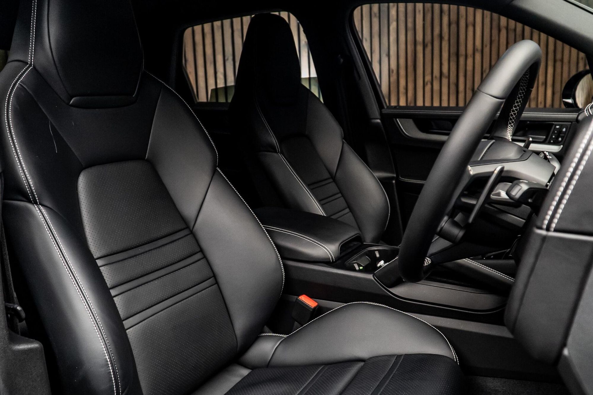 PORSCHE CAYENNE ESTATE E-Hybrid 5dr Tiptronic S for sale UK - Slide 2