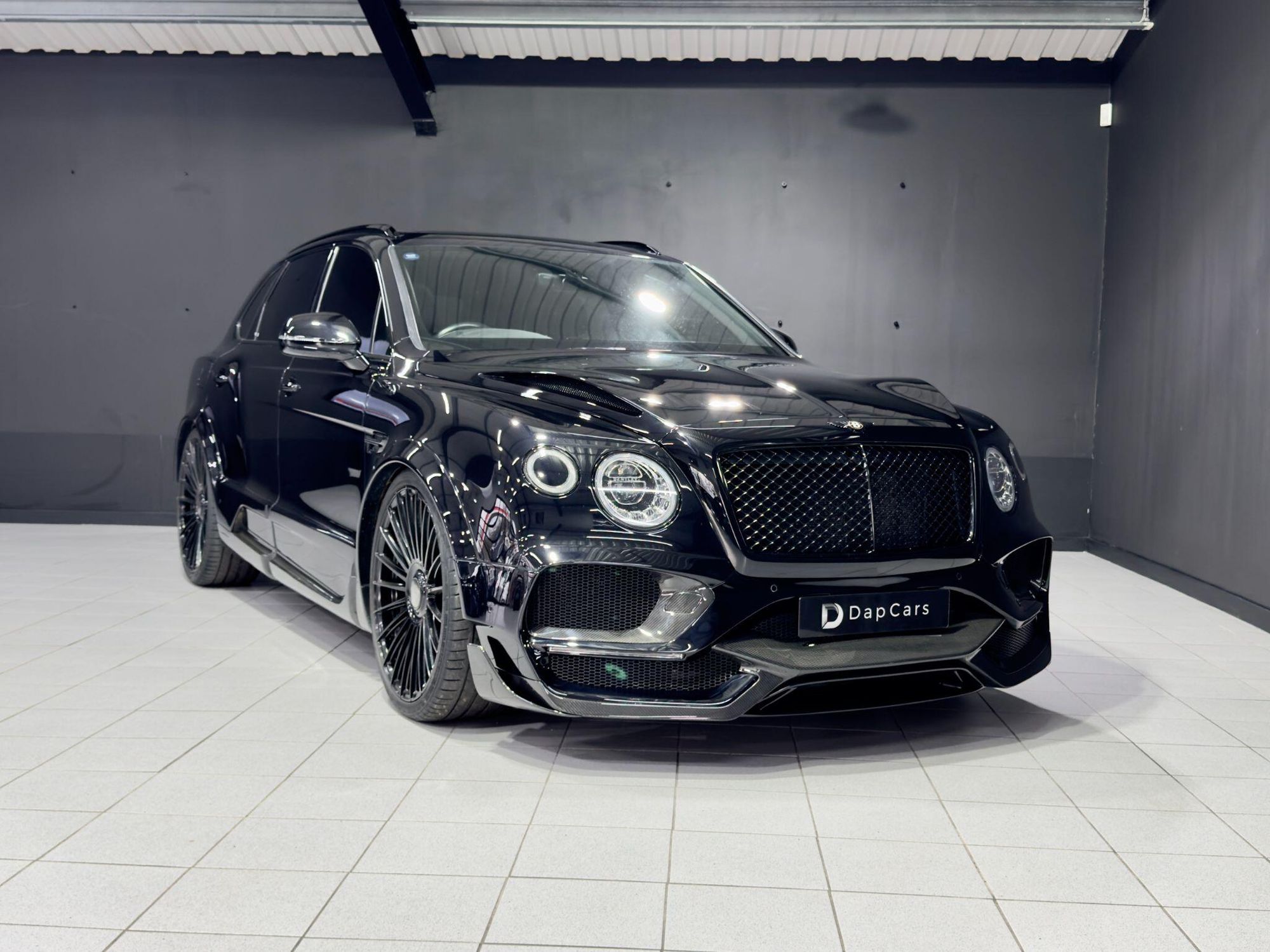 BENTLEY BENTAYGA ESTATE 4.0 V8 5dr Auto for sale UK - Slide 9