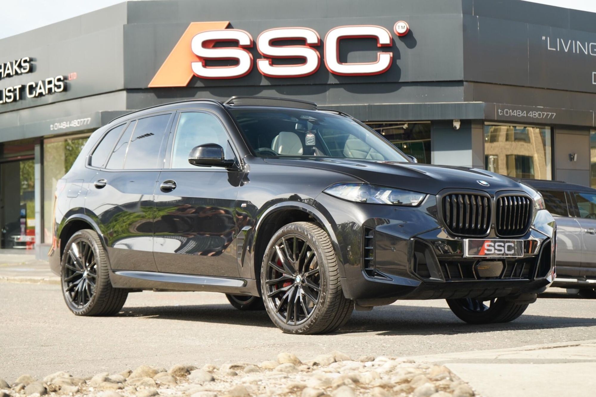 BMW X5 DIESEL ESTATE xDrive40d MHT M Sport 5dr Auto for sale UK - Slide 4