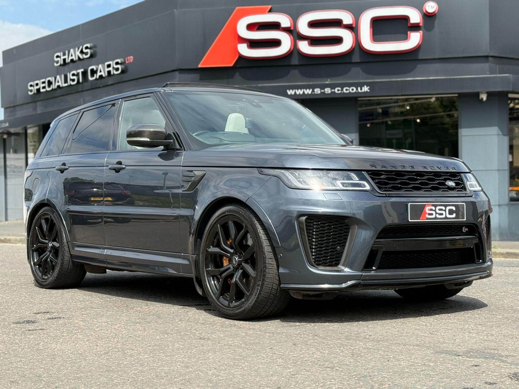 LAND ROVER RANGE ROVER SPORT ESTATE 5.0 V8 S/C 575 SVR 5dr Auto for sale UK - Slide 5