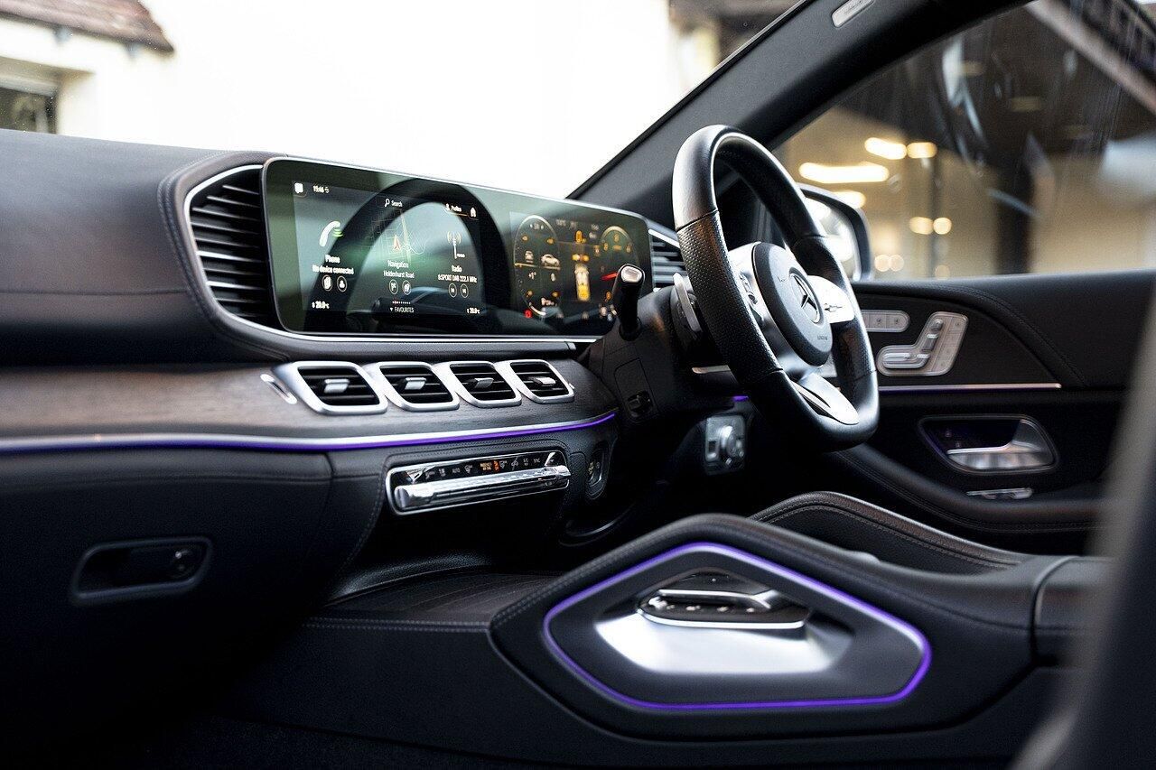 MERCEDES-BENZ GLE COUPE GLE DIESEL COUPE GLE 400d 4Matic AMG Line Premium + 5dr 9G-Tronic for sale UK - Slide 10