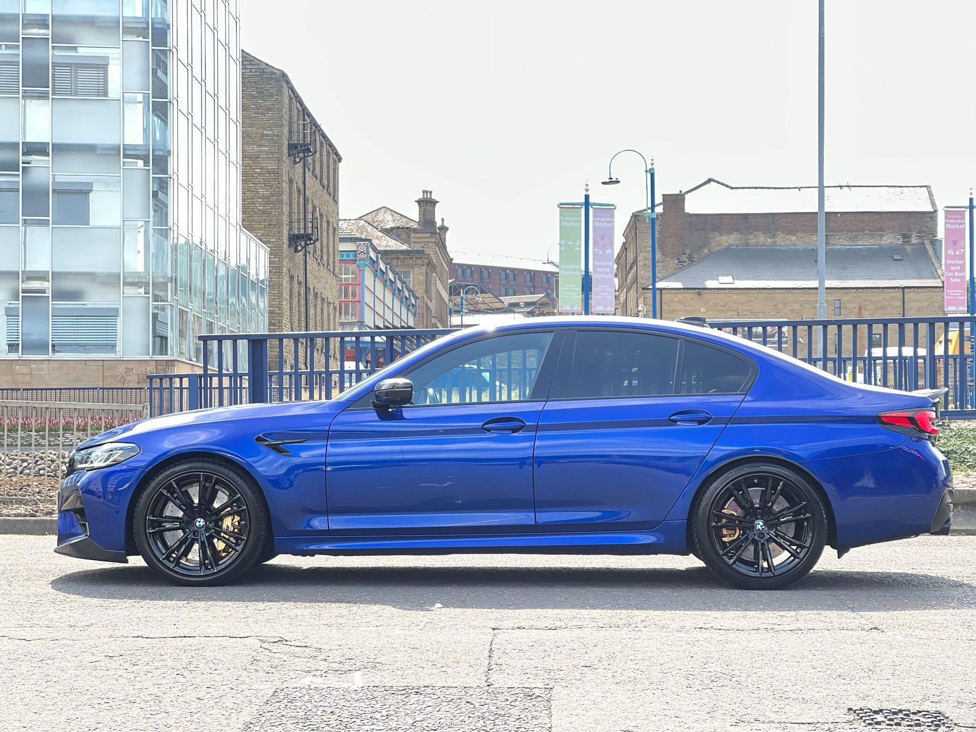 BMW M5 SALOON M5 Competition 4dr DCT for sale UK - Slide 8