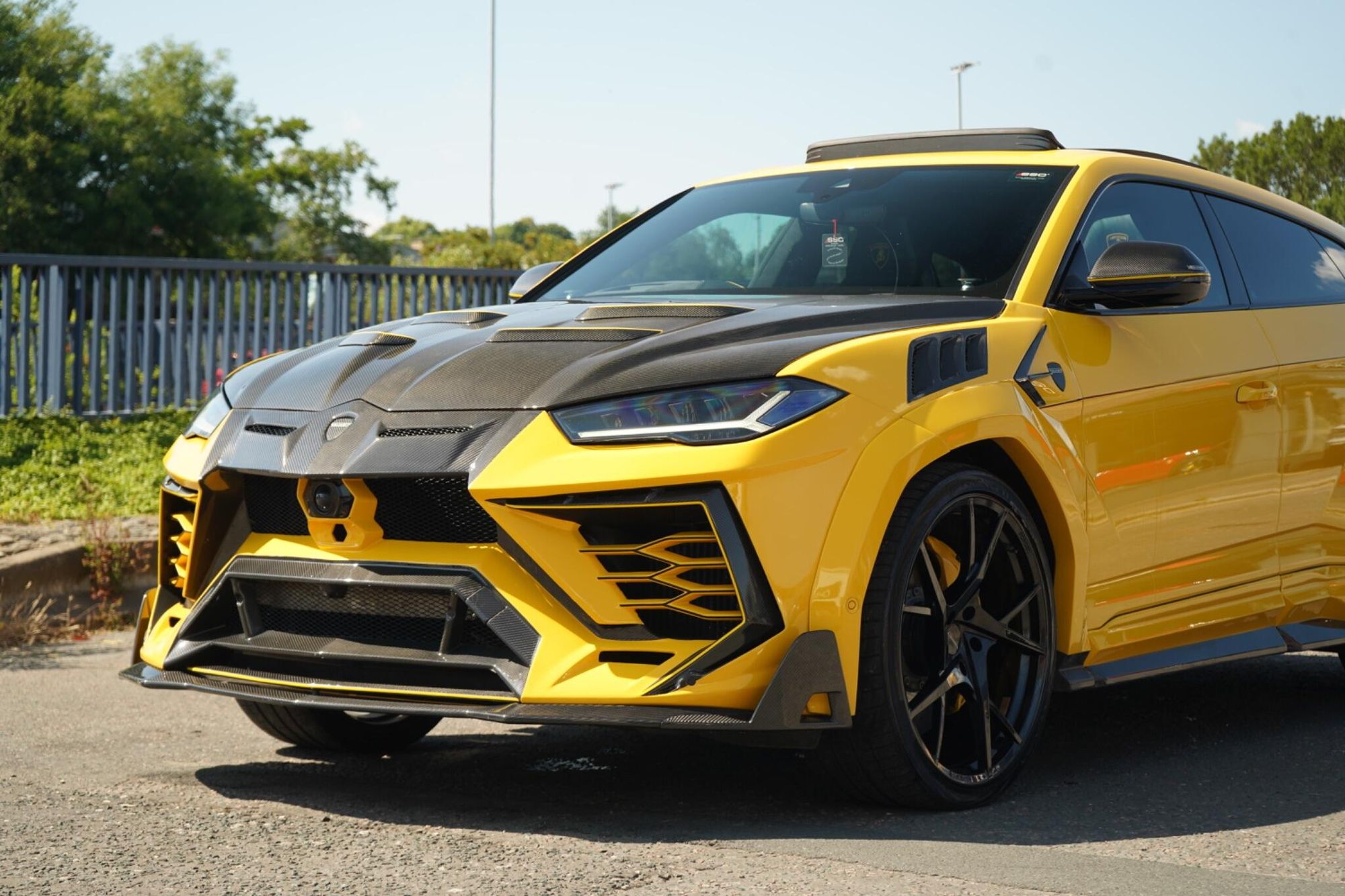 LAMBORGHINI URUS ESTATE 4.0T FSI V8 5dr Auto for sale UK - Slide 8