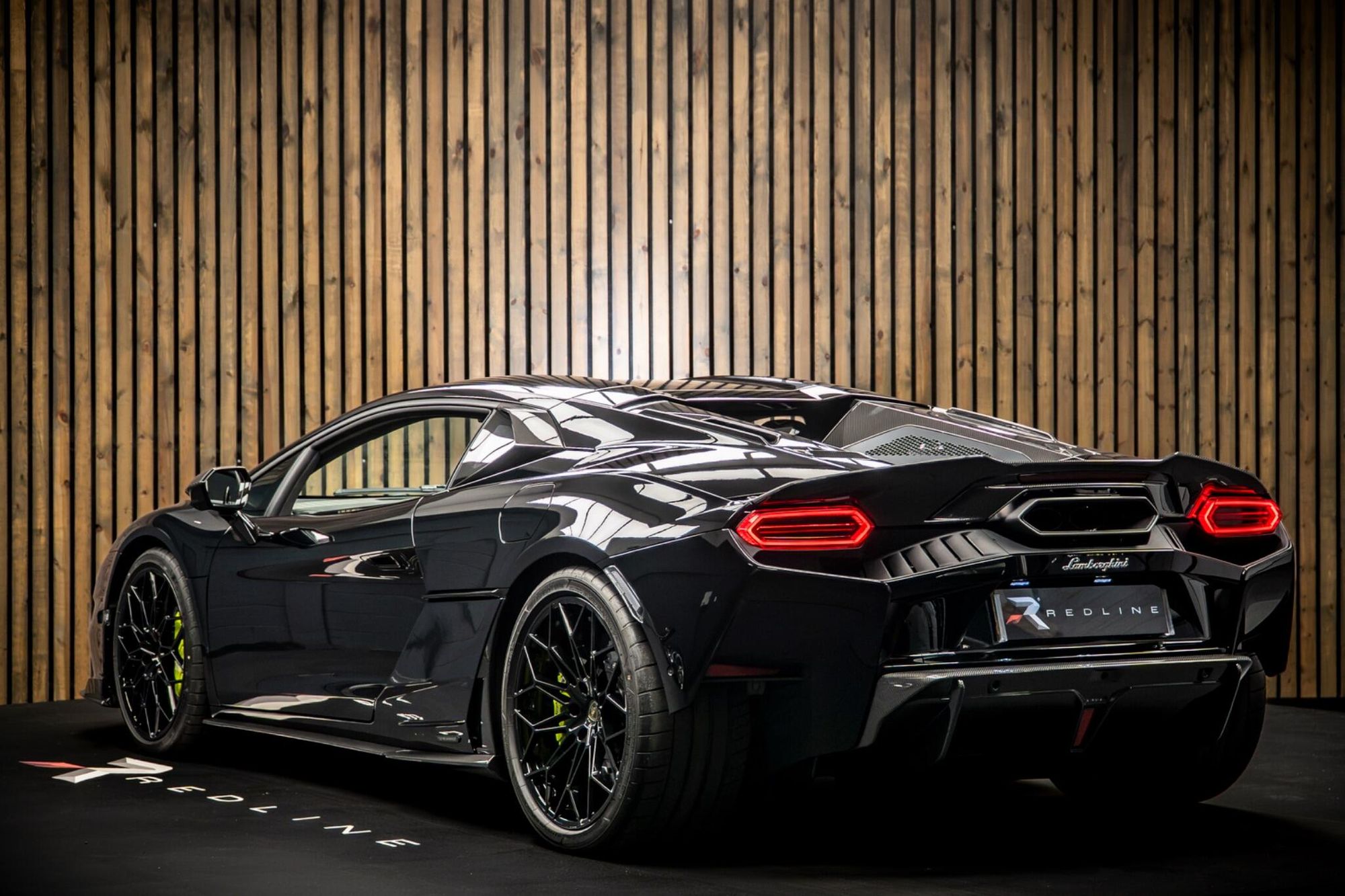 LAMBORGHINI TEMERARIO COUPE 4.0T V8 PHEV 2dr Auto for sale UK - Slide 3