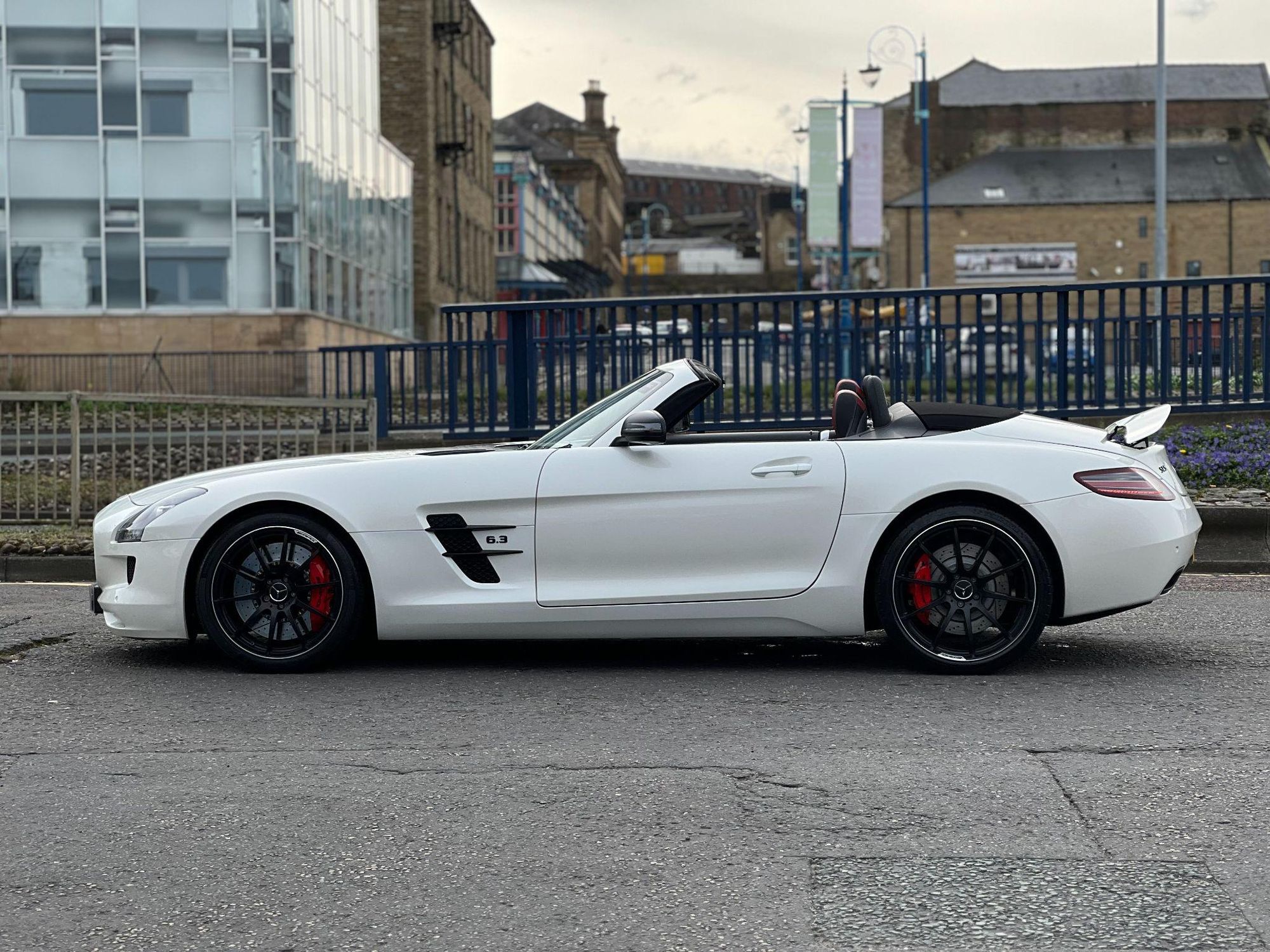 MERCEDES-BENZ SLS AMG ROADSTER SLS 63 2dr Auto for sale UK - Slide 8