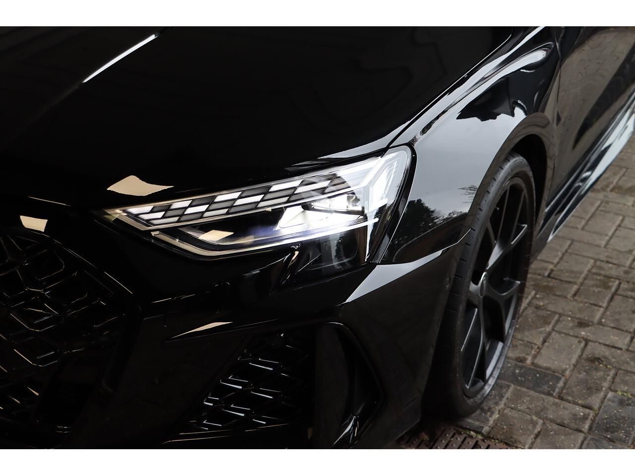 AUDI RS3 RS 3 SALOON RS 3 TFSI Quattro 4dr S Tronic for sale UK - Slide 3