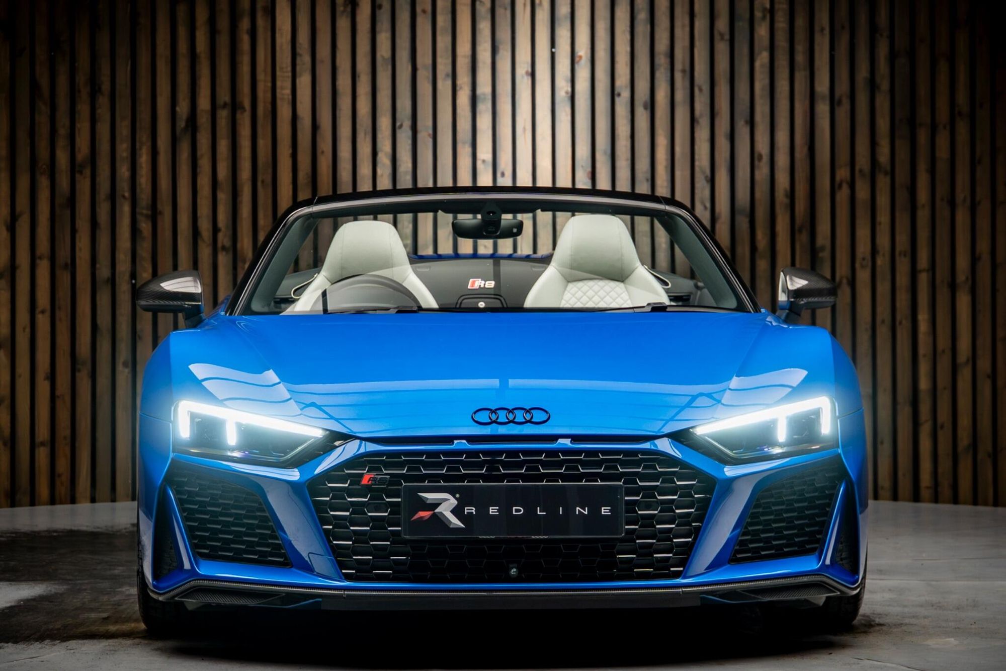 AUDI R8 SPYDER 5.2 V10 Quattro Performance Ed Carbon 2dr S Tronic for sale UK - Slide 5