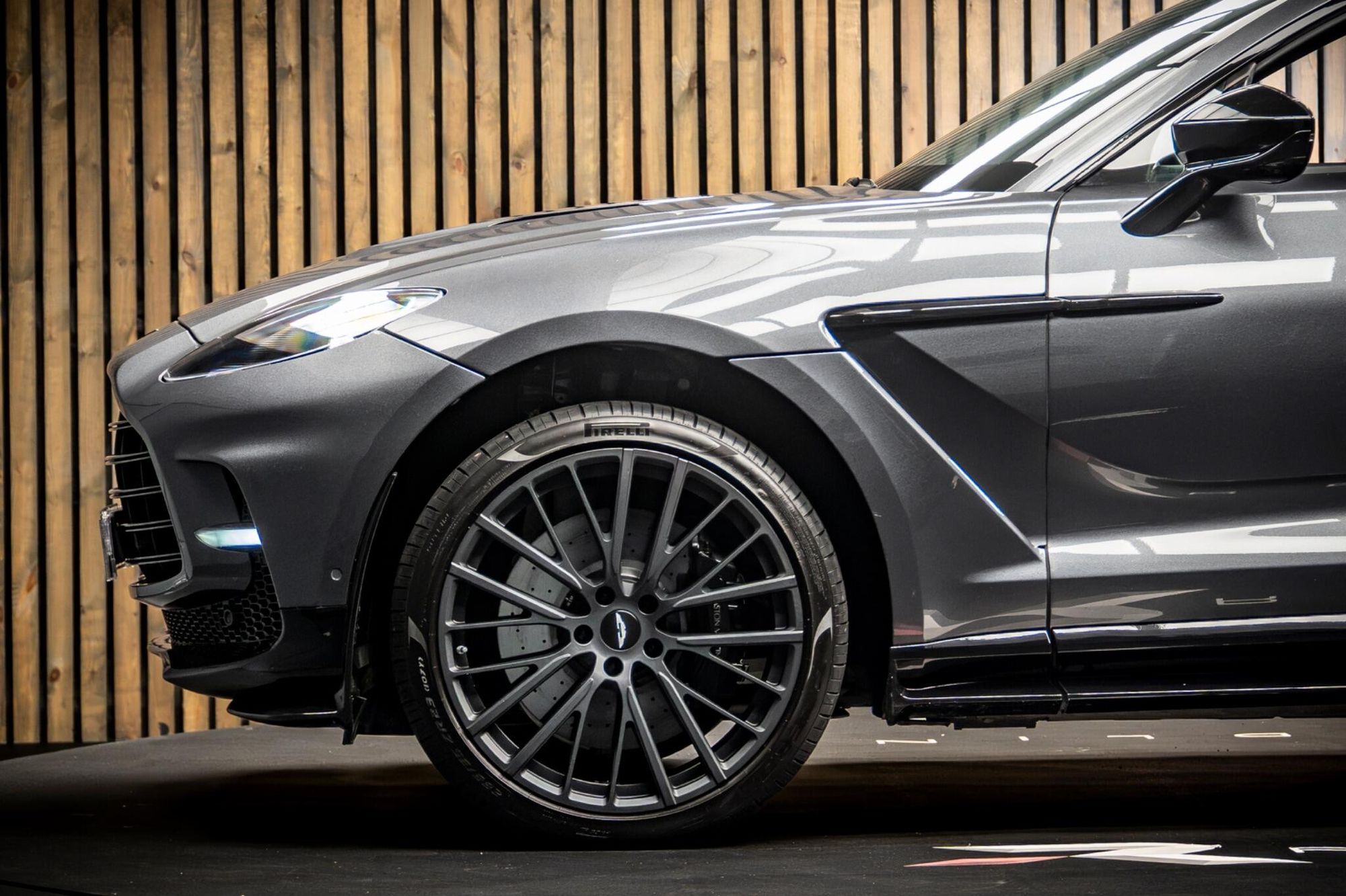 ASTON MARTIN DBX ESTATE V8 DBX707 5dr Touchtronic for sale UK - Slide 9