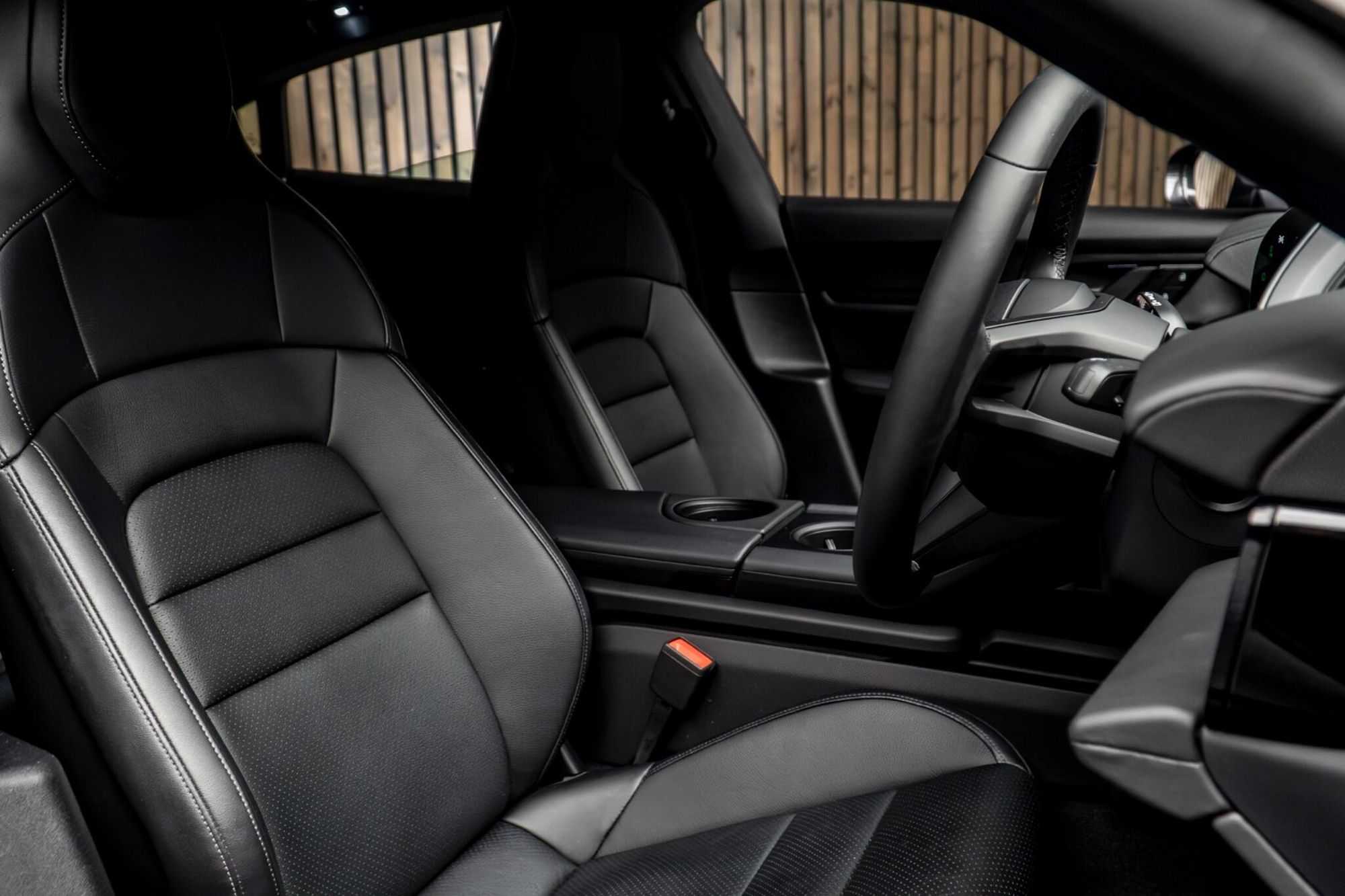 PORSCHE TAYCAN SALOON 300kW 79kWh 4dr RWD Auto [22kW] for sale UK - Slide 2