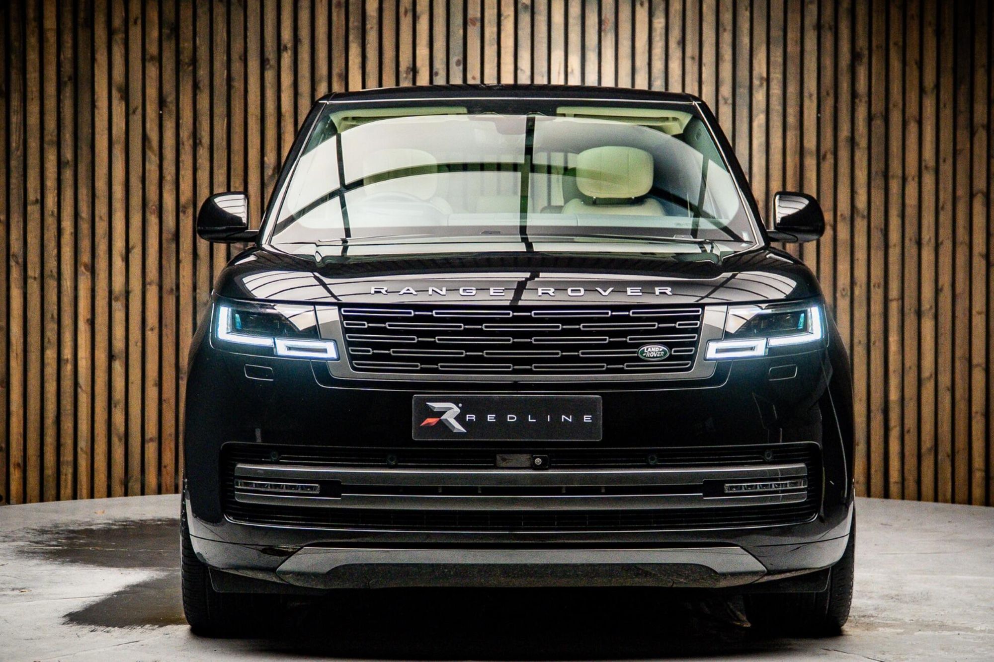 LAND ROVER RANGE ROVER DIESEL ESTATE 3.0 D350 Autobiography 4dr Auto for sale UK - Slide 5