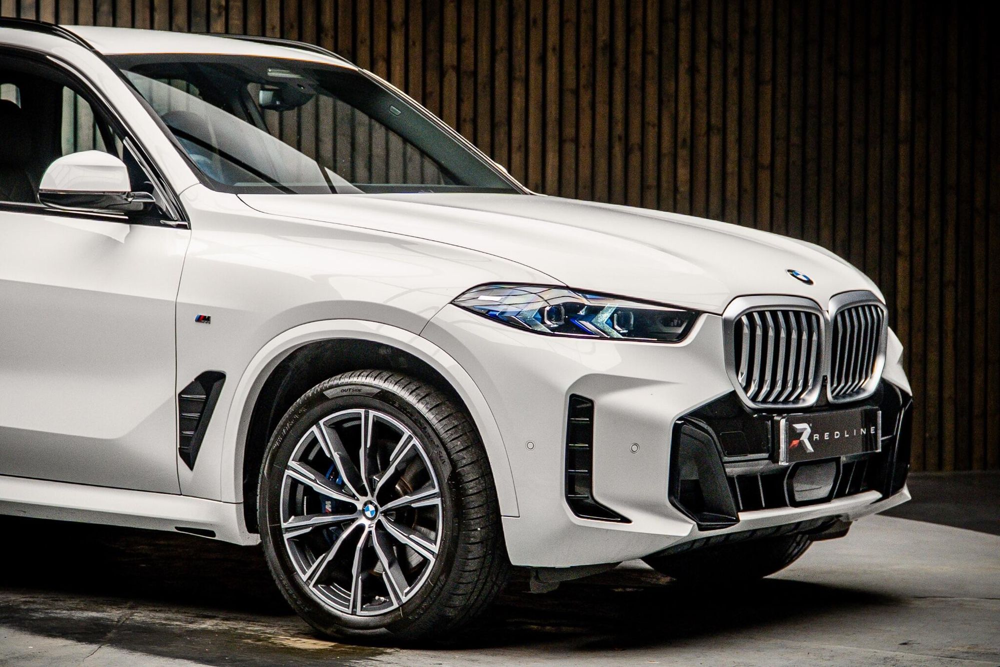 BMW X5 DIESEL ESTATE xDrive30d MHT M Sport 5dr Auto for sale UK - Slide 10