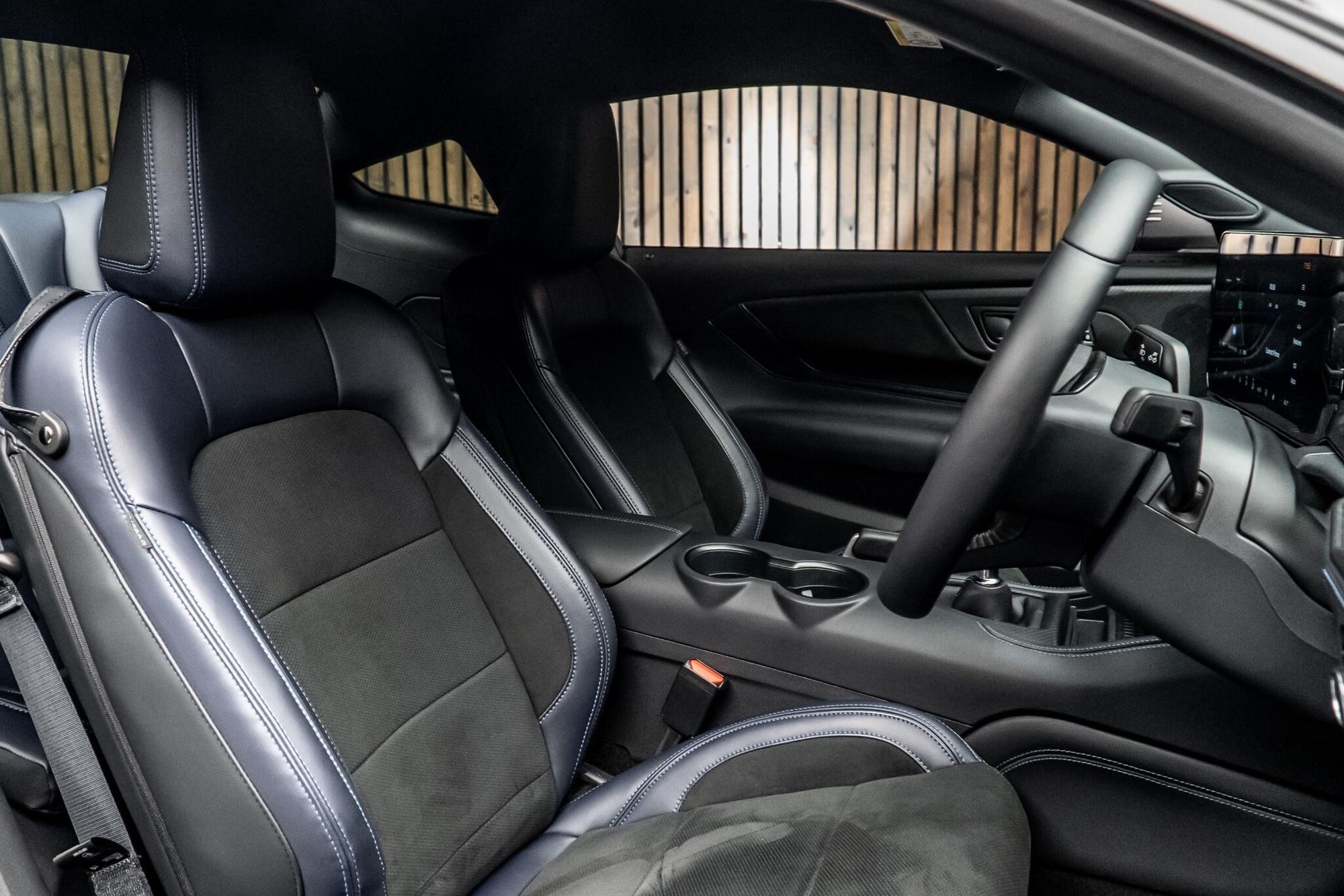 FORD MUSTANG FASTBACK 5.0 V8 Dark Horse 2dr for sale UK - Slide 2