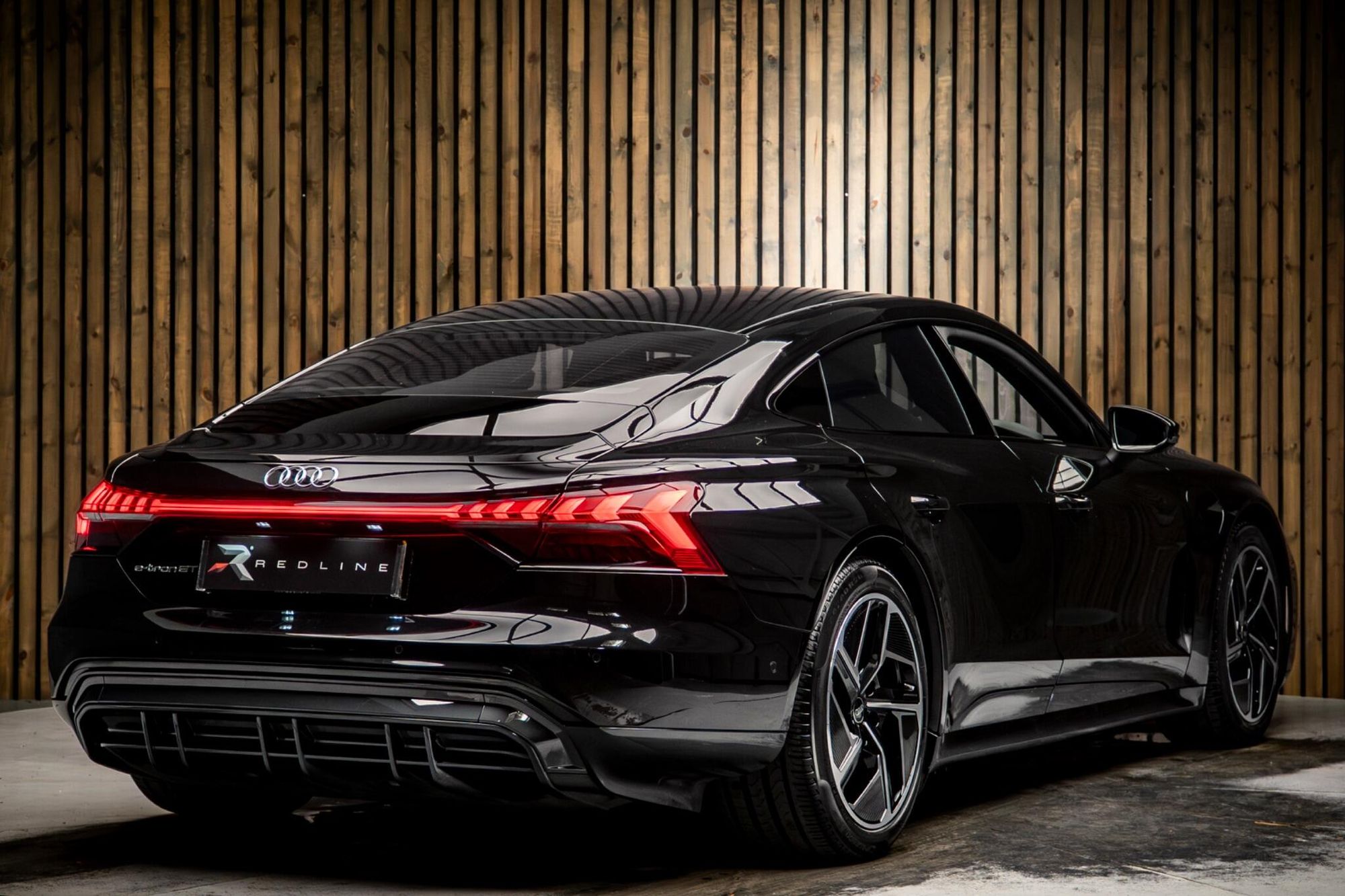 AUDI E-TRON GT SALOON 390kW Quattro 93kWh Vorsprung 4dr Auto for sale UK - Slide 4