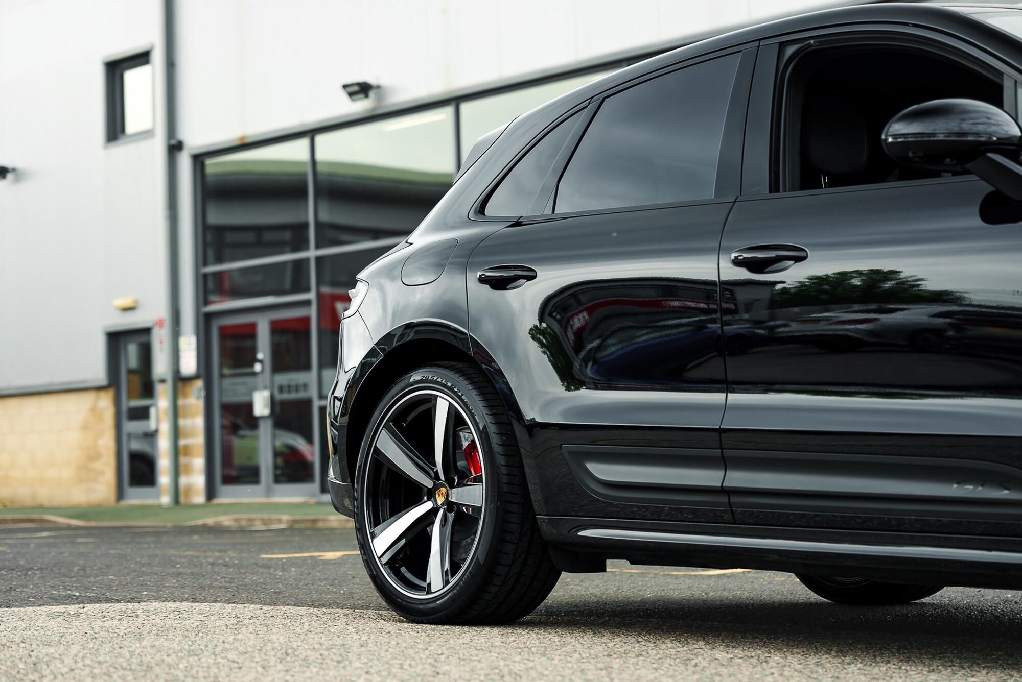 PORSCHE MACAN ESTATE GTS 5dr PDK for sale UK - Slide 4